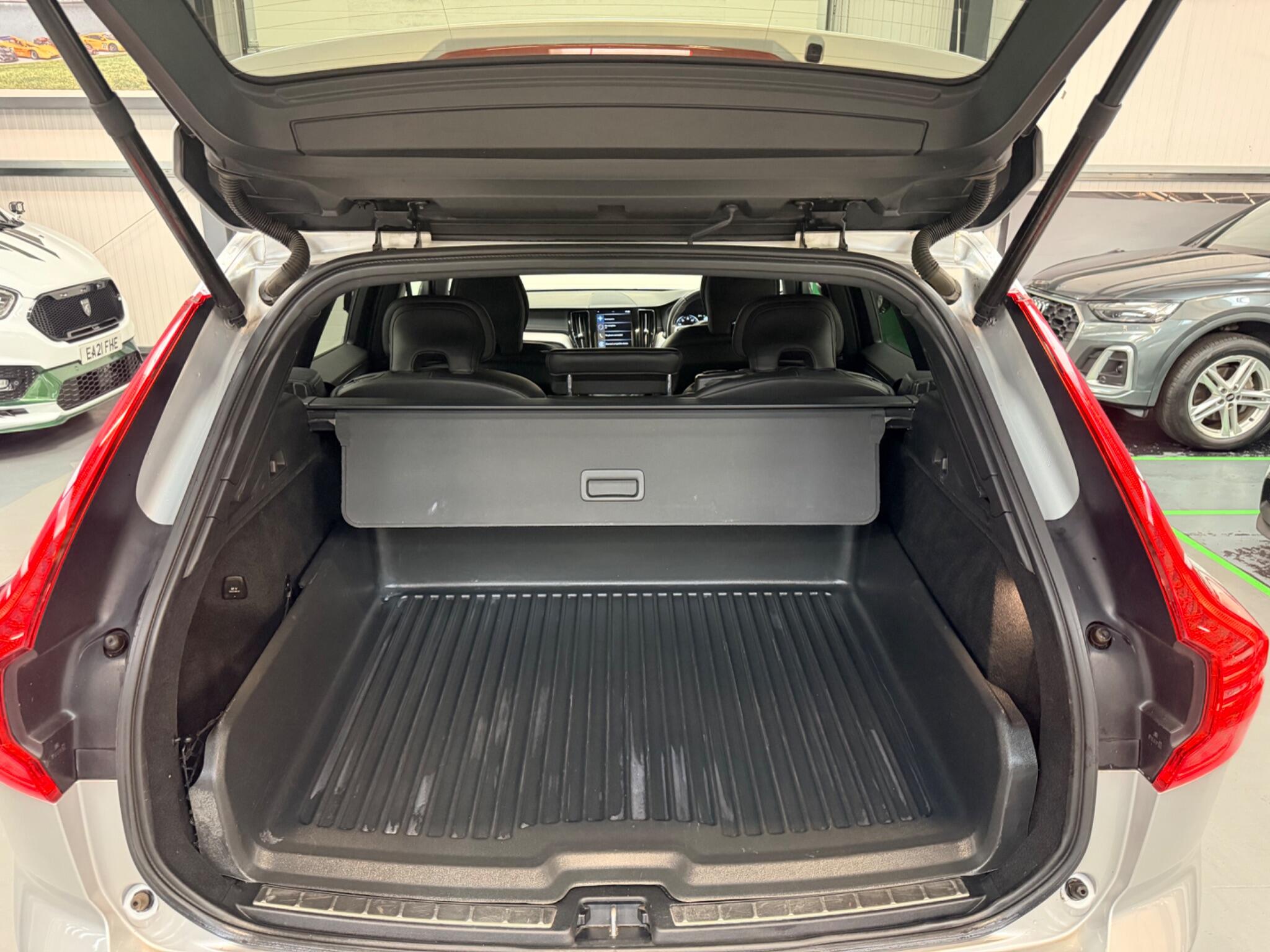 Volvo XC60 view 19