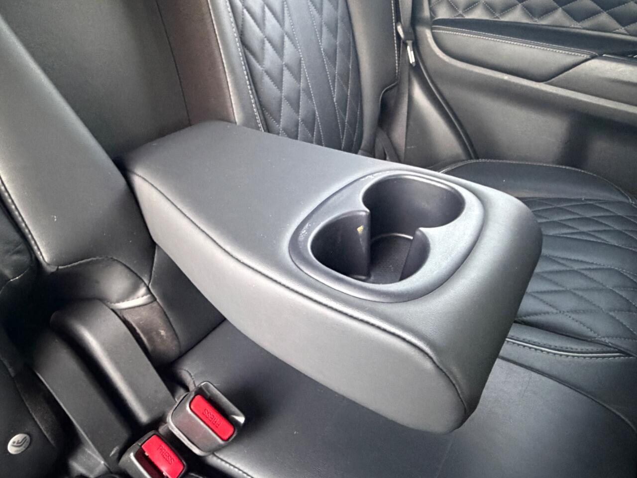 Mitsubishi Outlander view 14