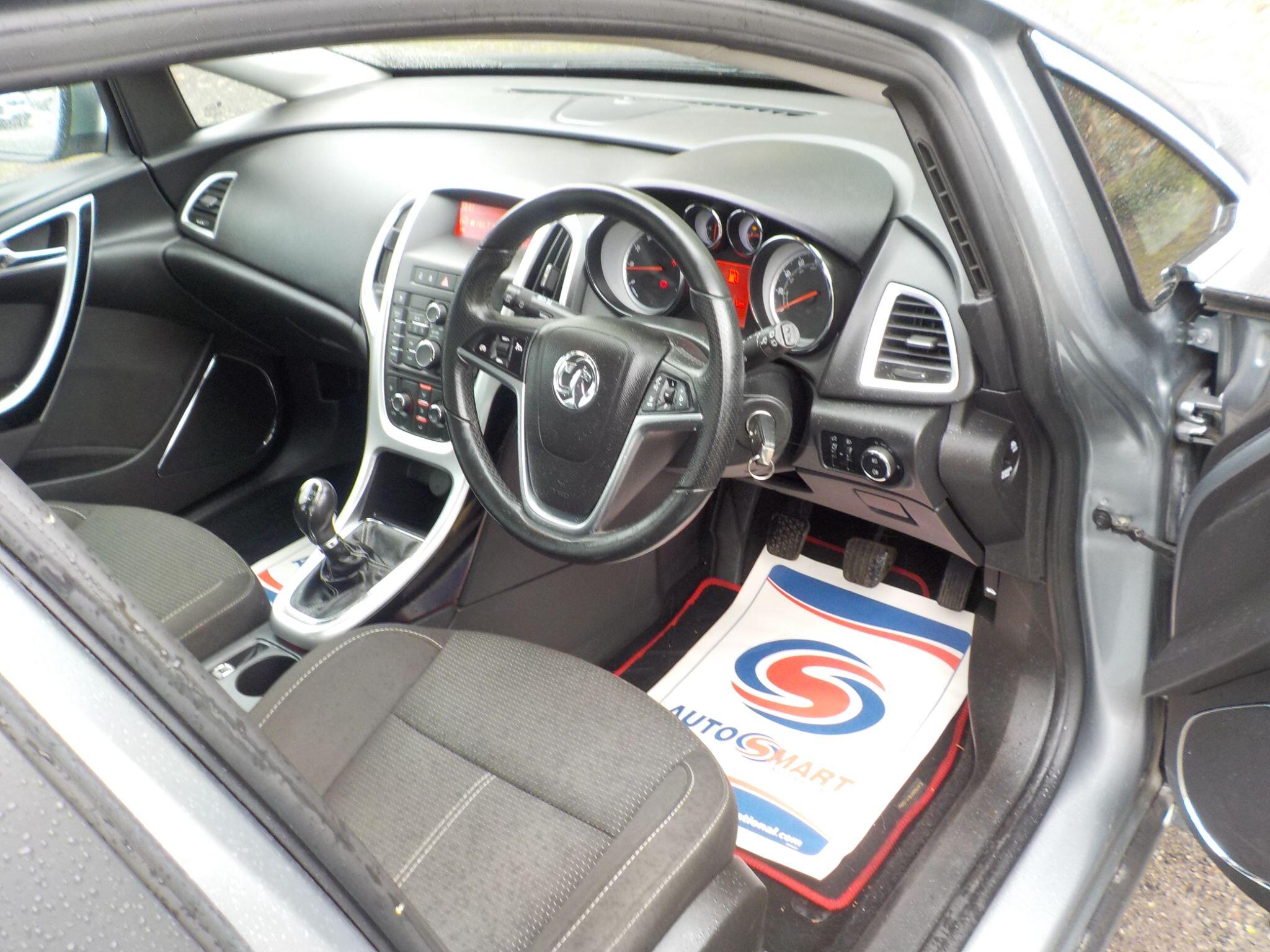 Vauxhall Astra 1.4 16v SRi Euro 5 5dr