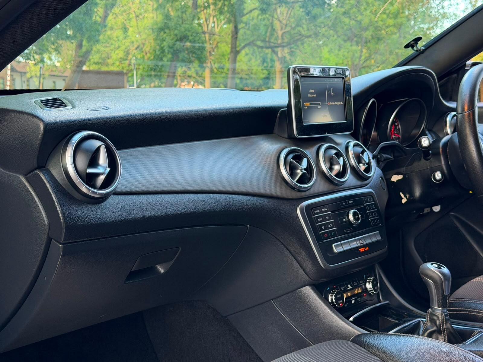 Mercedes-Benz CLA view 13