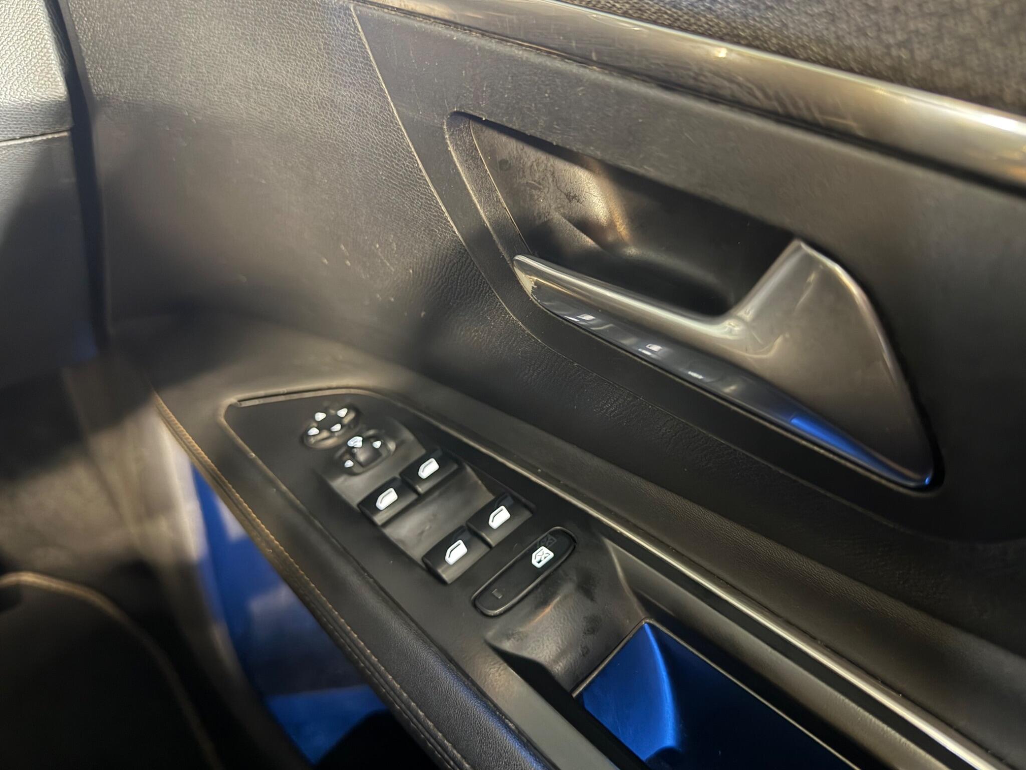 Peugeot 3008 view 39