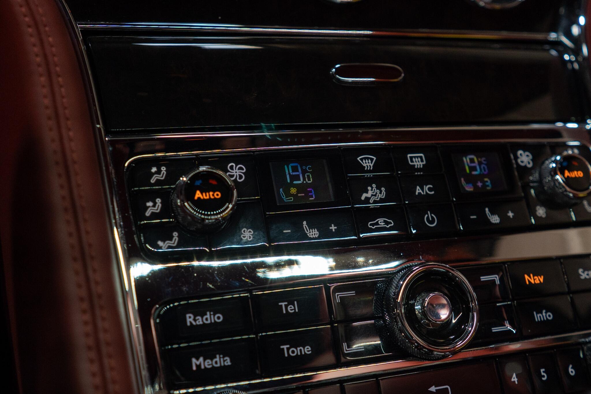 Bentley Mulsanne view 23