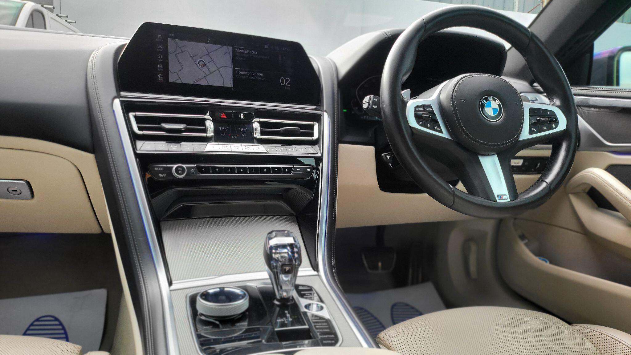 BMW 8 Series view 11