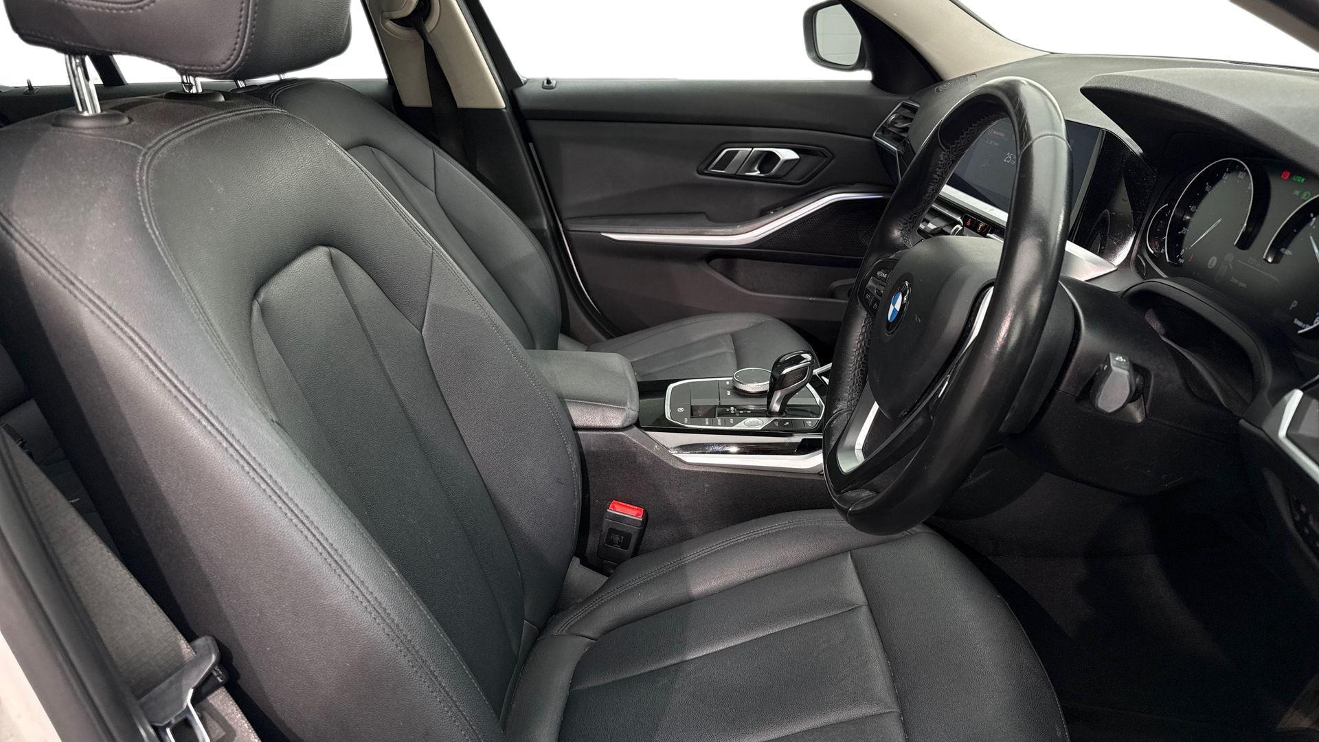 BMW 3 Series view 11