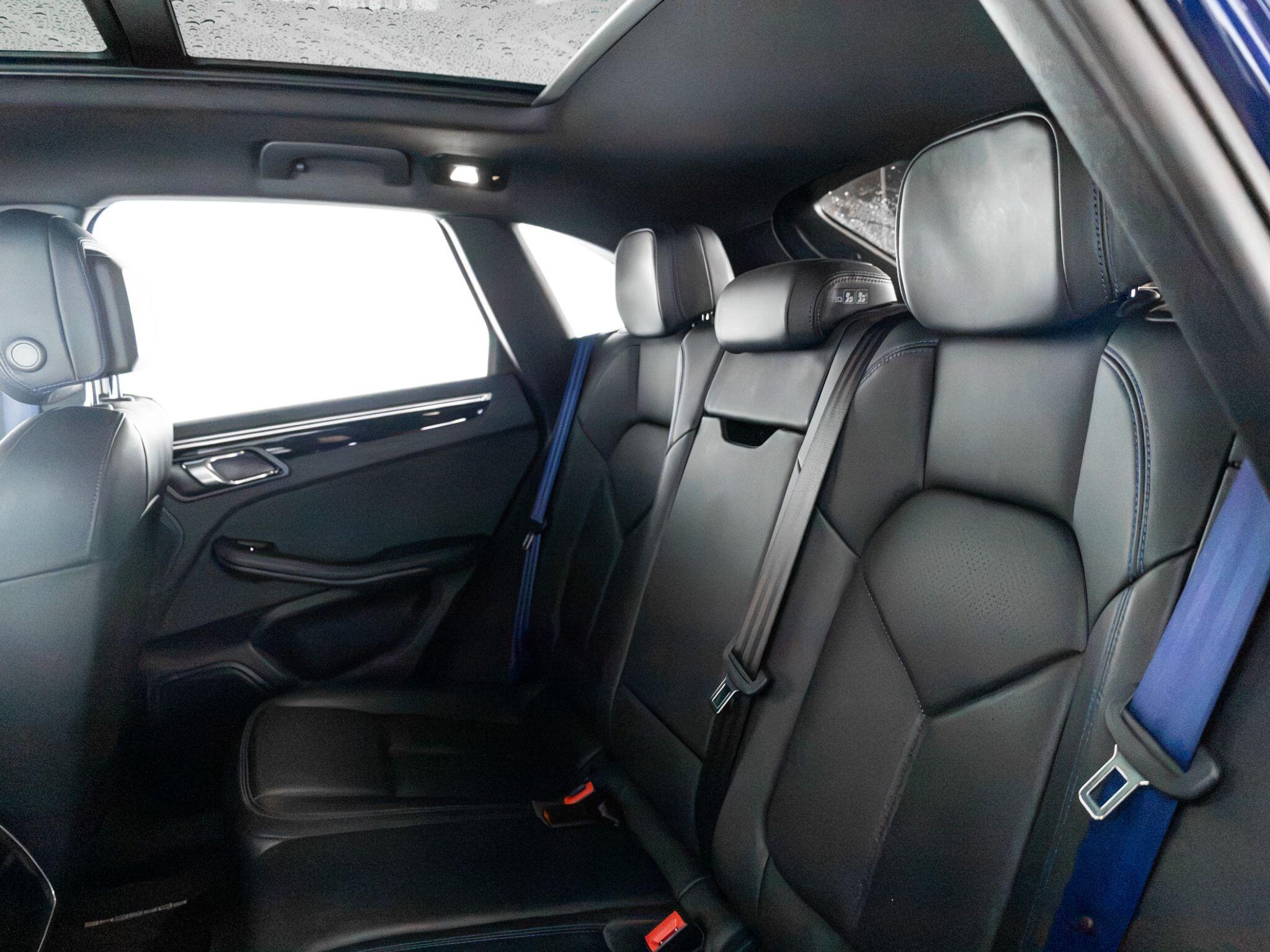 Porsche Macan view 52