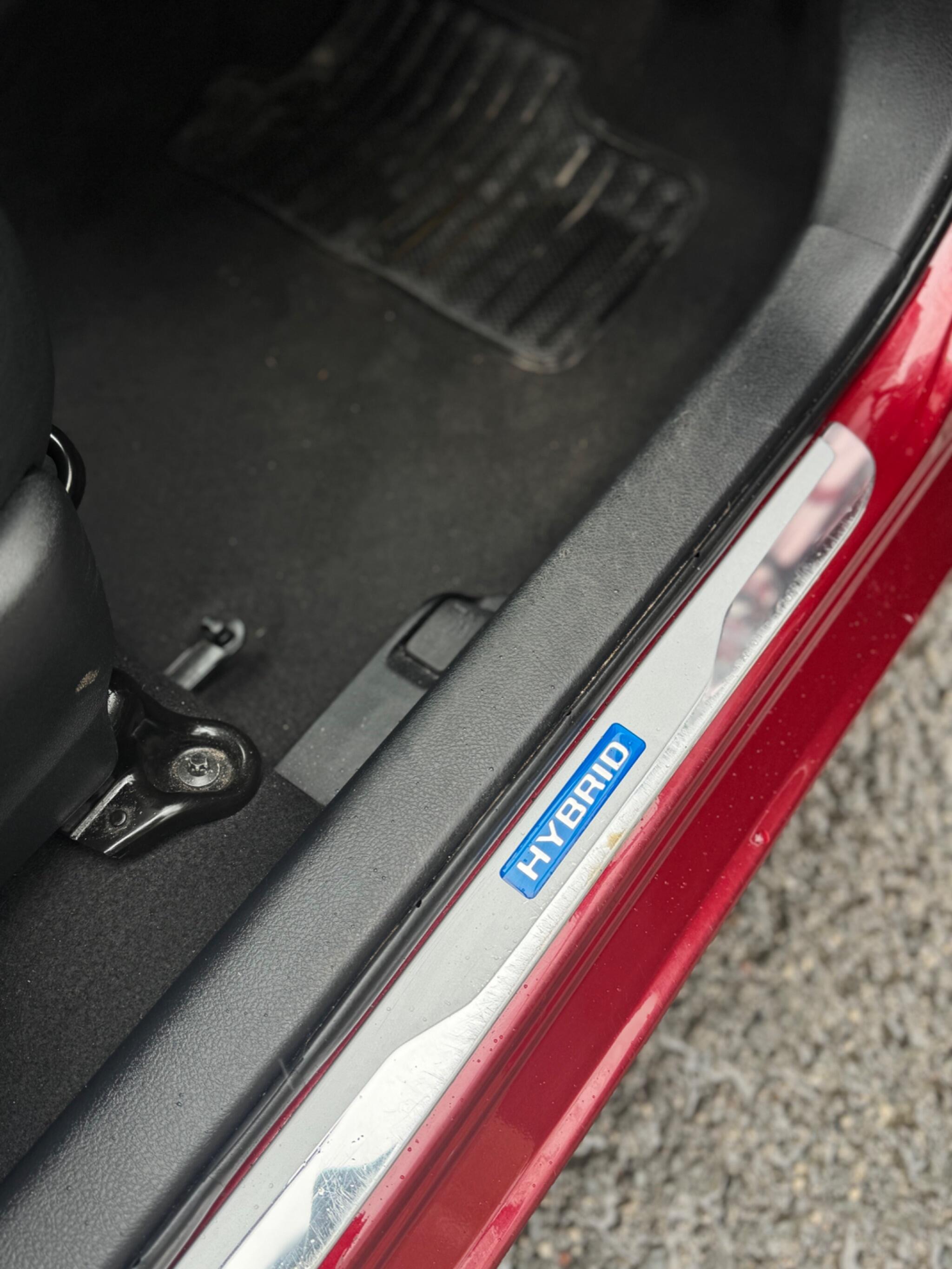 2017 Toyota Yaris 1.5 VVT-h Excel E-CVT Euro 6 (s/s) 5dr (15in Alloy) image 10