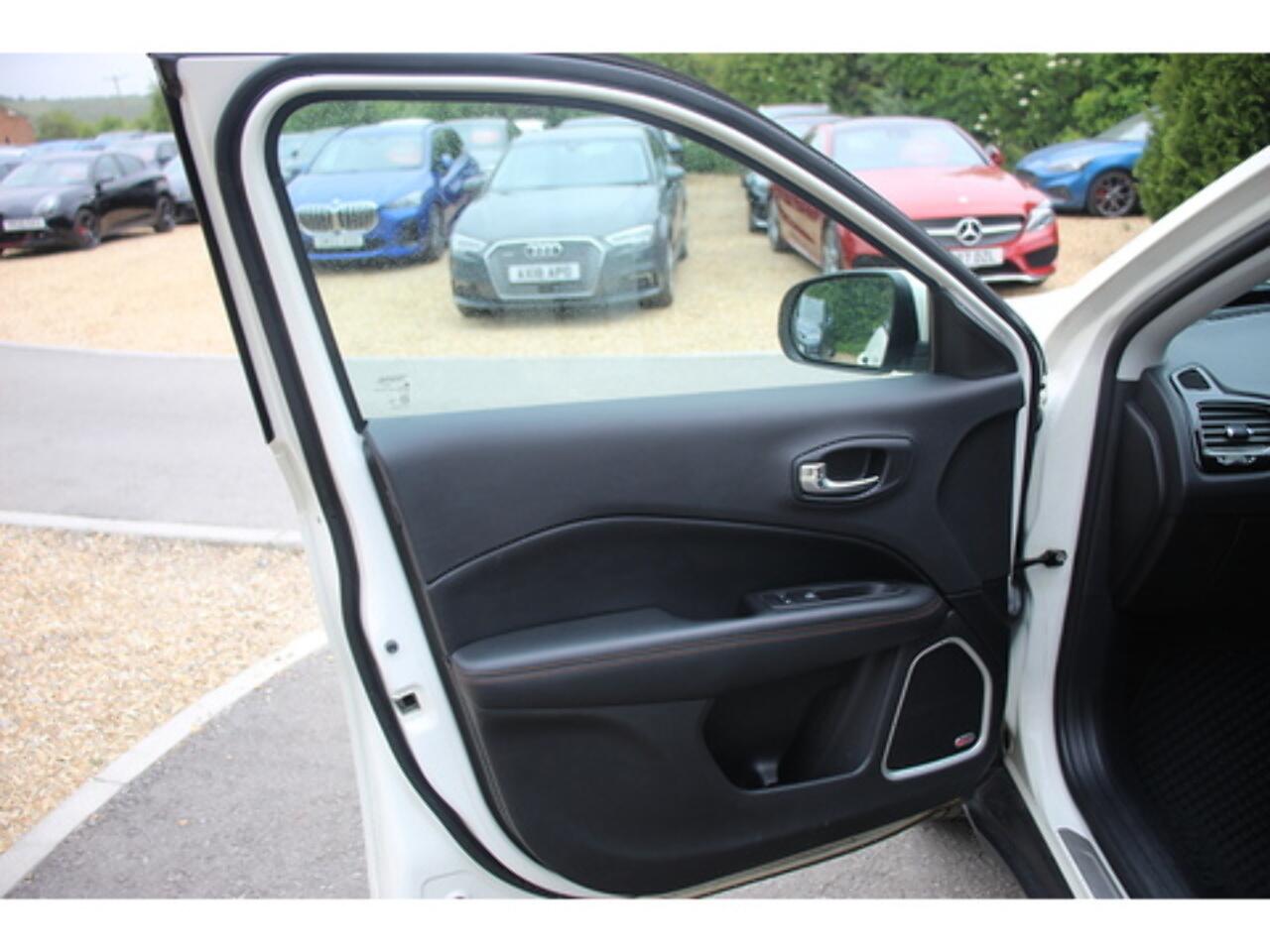 Jeep Compass view 37