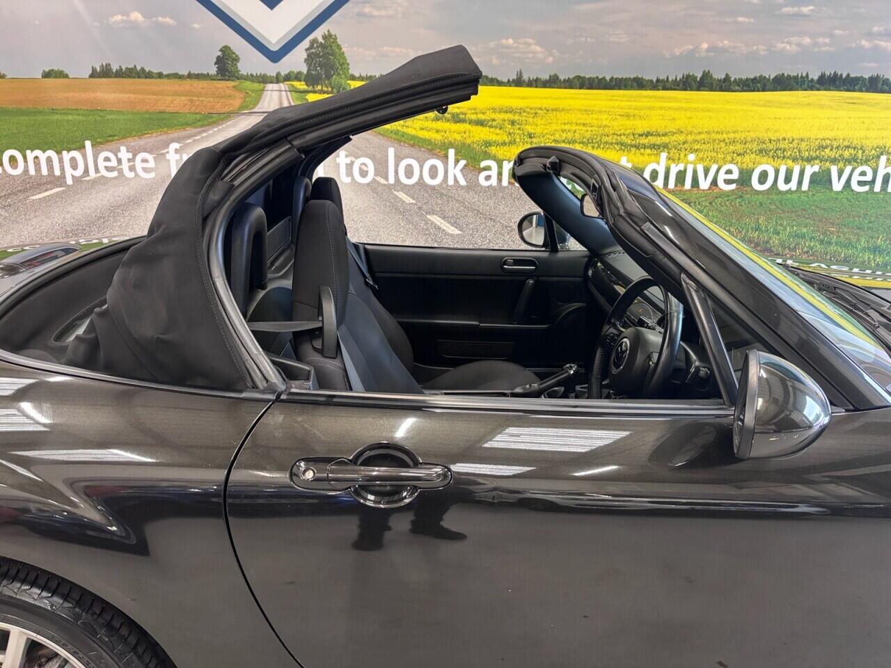 Mazda MX-5 view 43