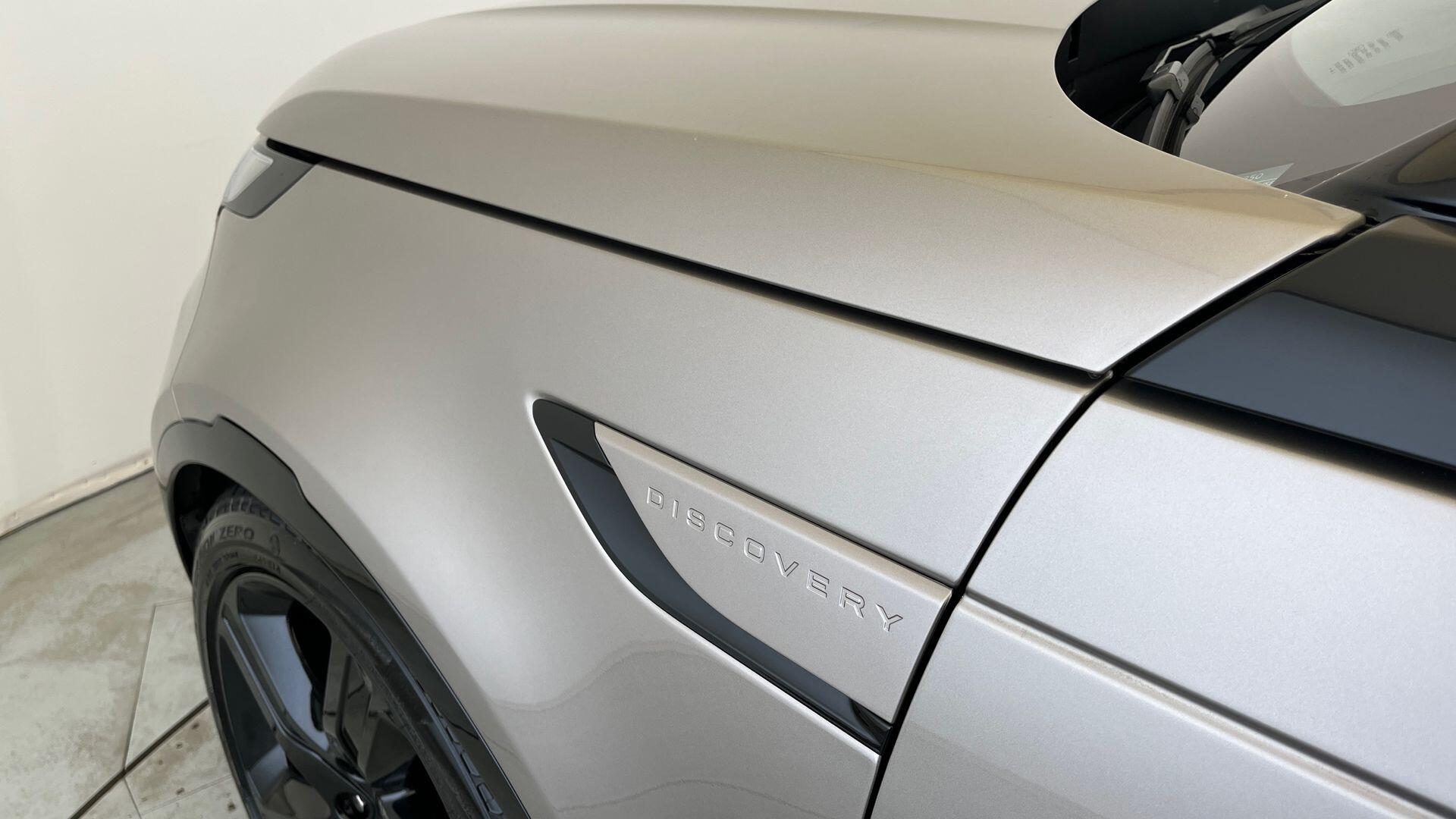 Land Rover Discovery view 20