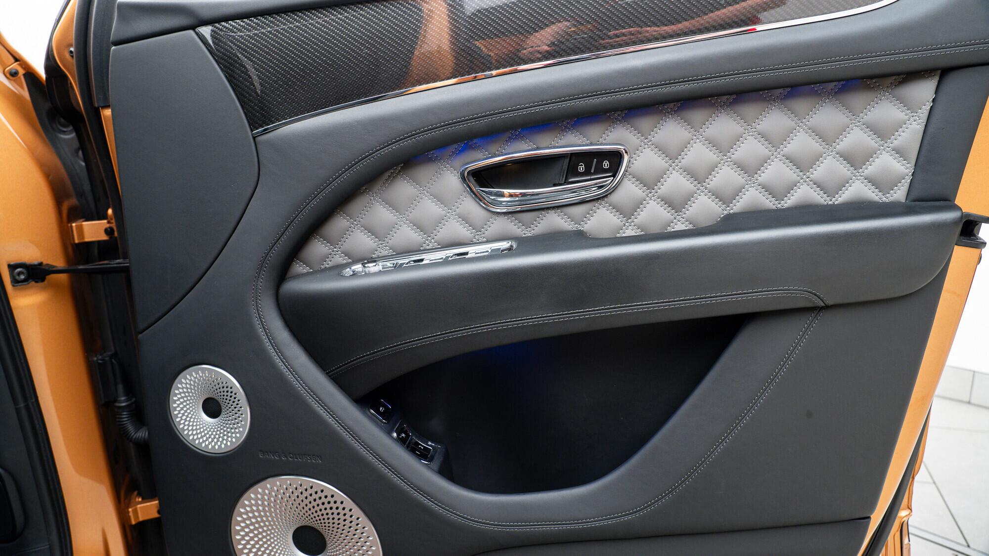 Bentley Bentayga view 50