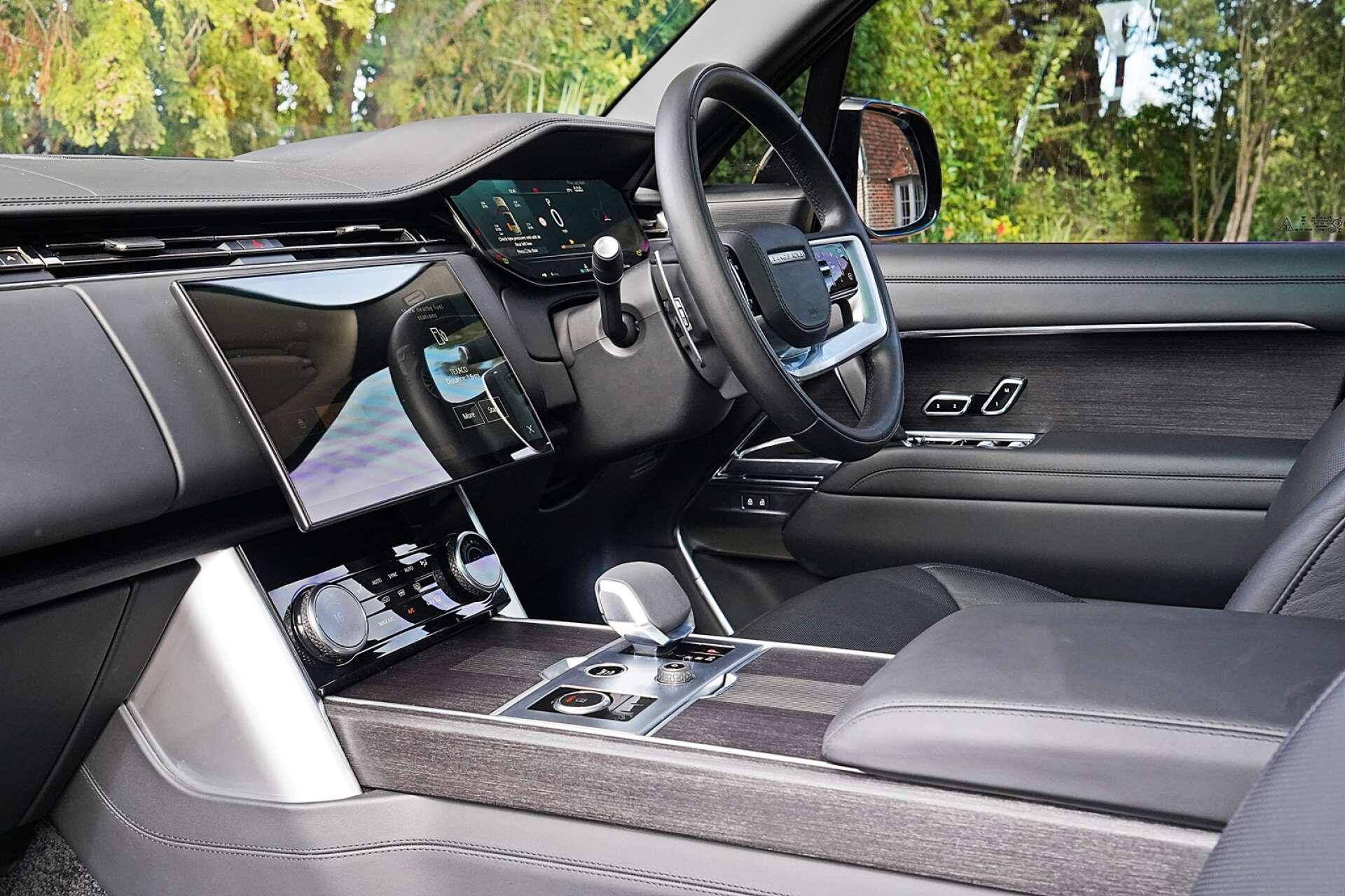 Land Rover Range Rover view 26