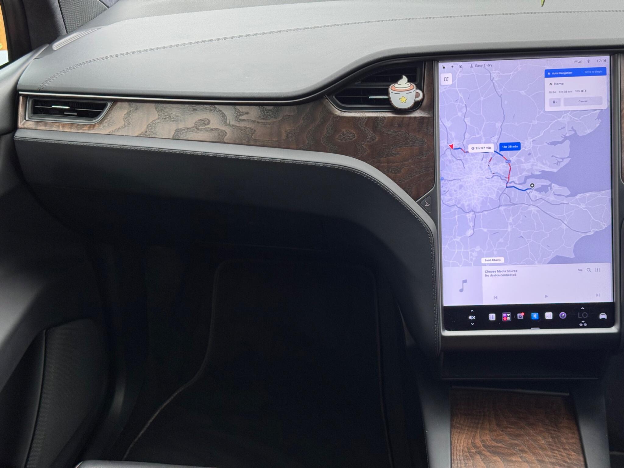 Tesla Model X view 40