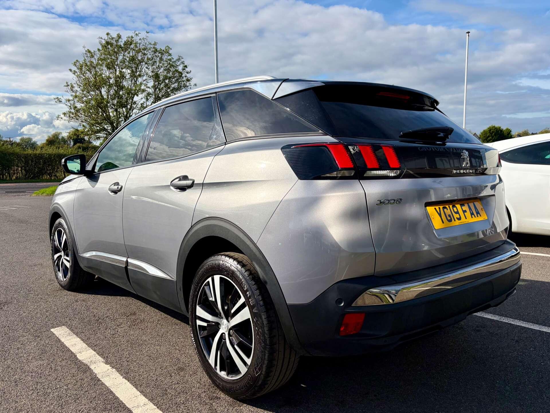 Peugeot 3008 view 6