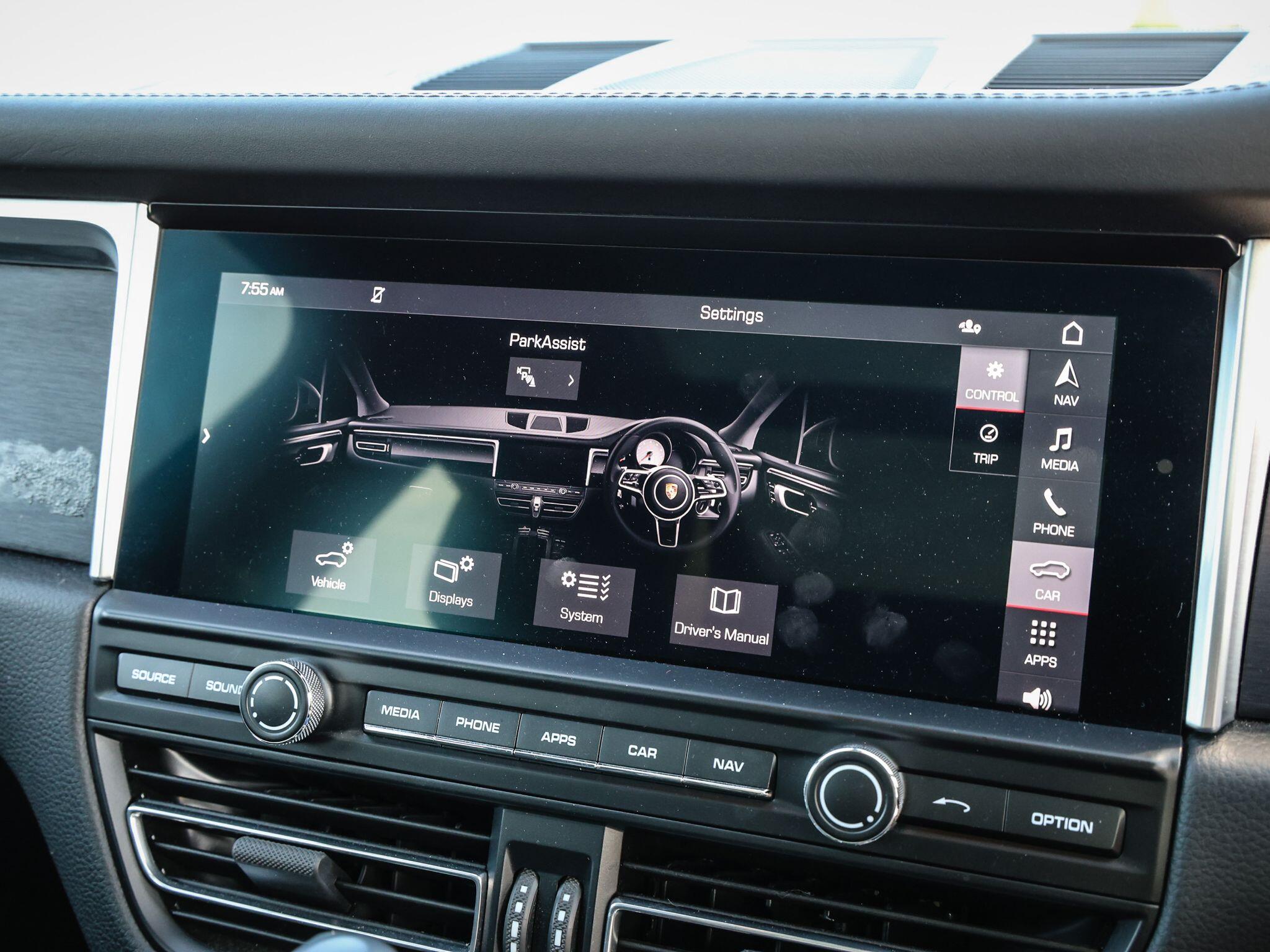 Porsche Macan view 48