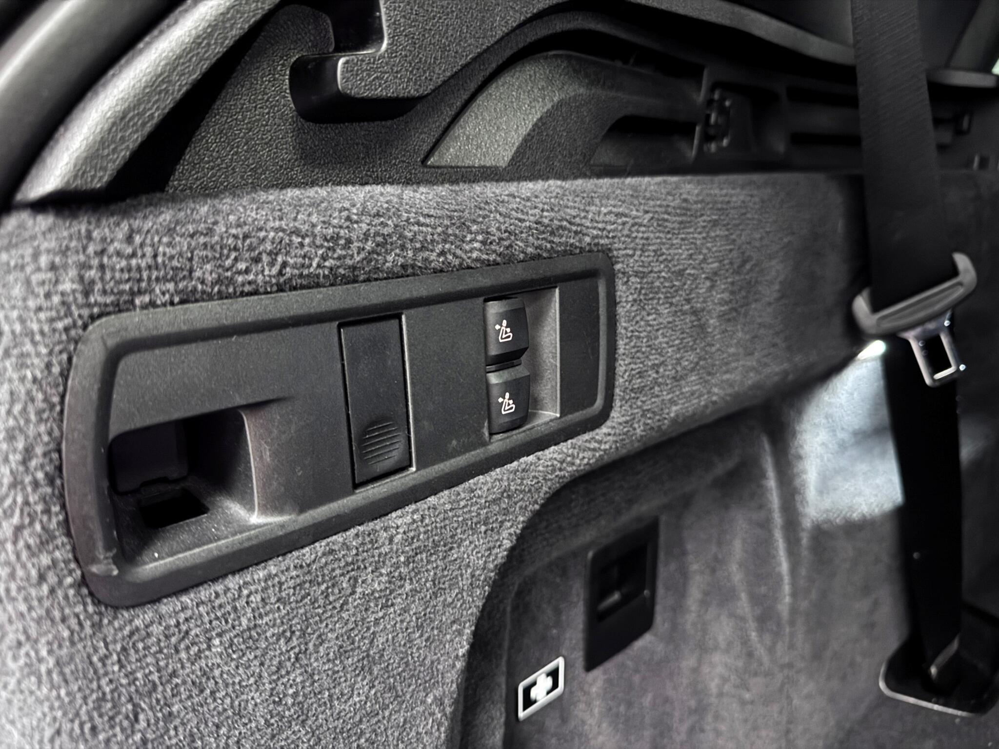 BMW X5 view 16