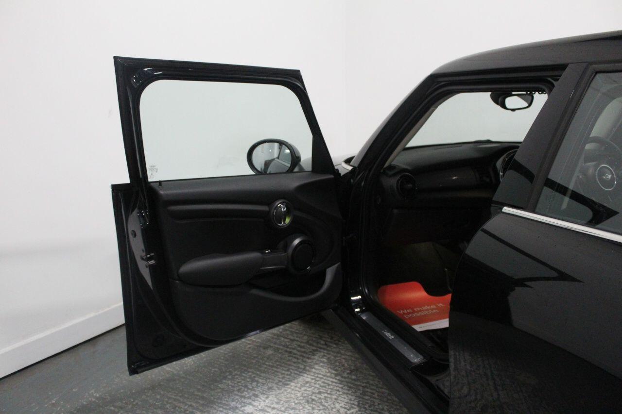 Mini Hatch view 23