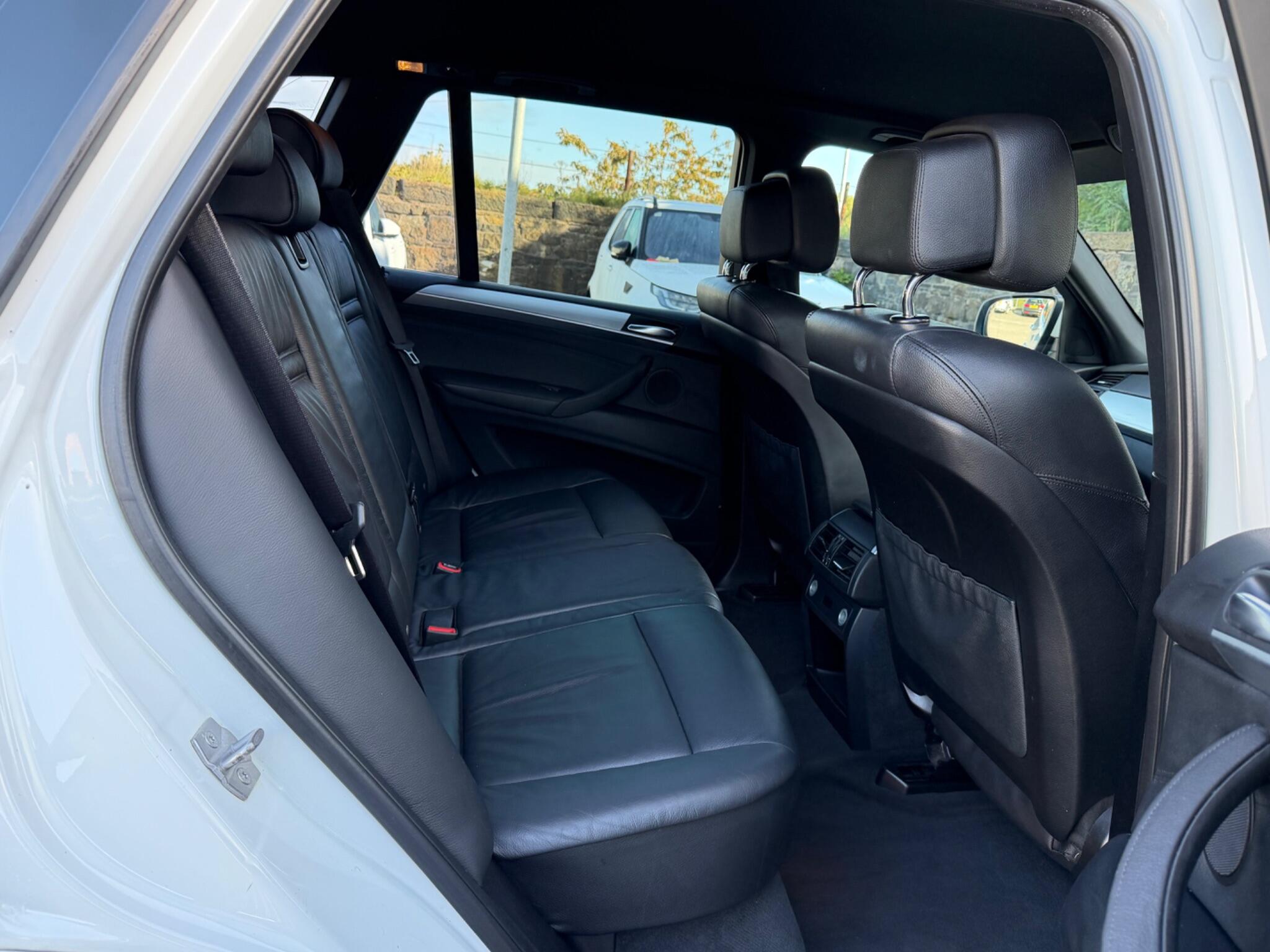BMW X5 view 18