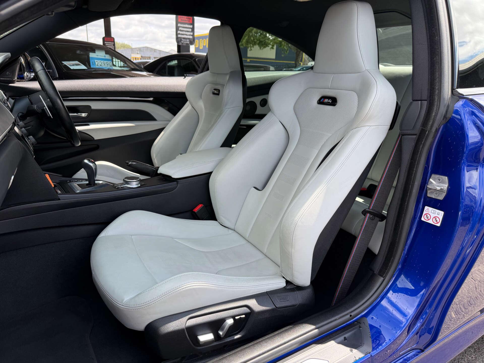 BMW M4 view 3