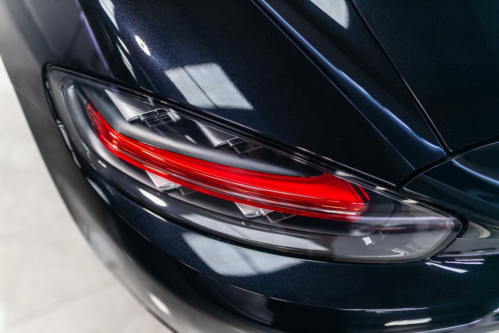 Porsche Cayman view 15