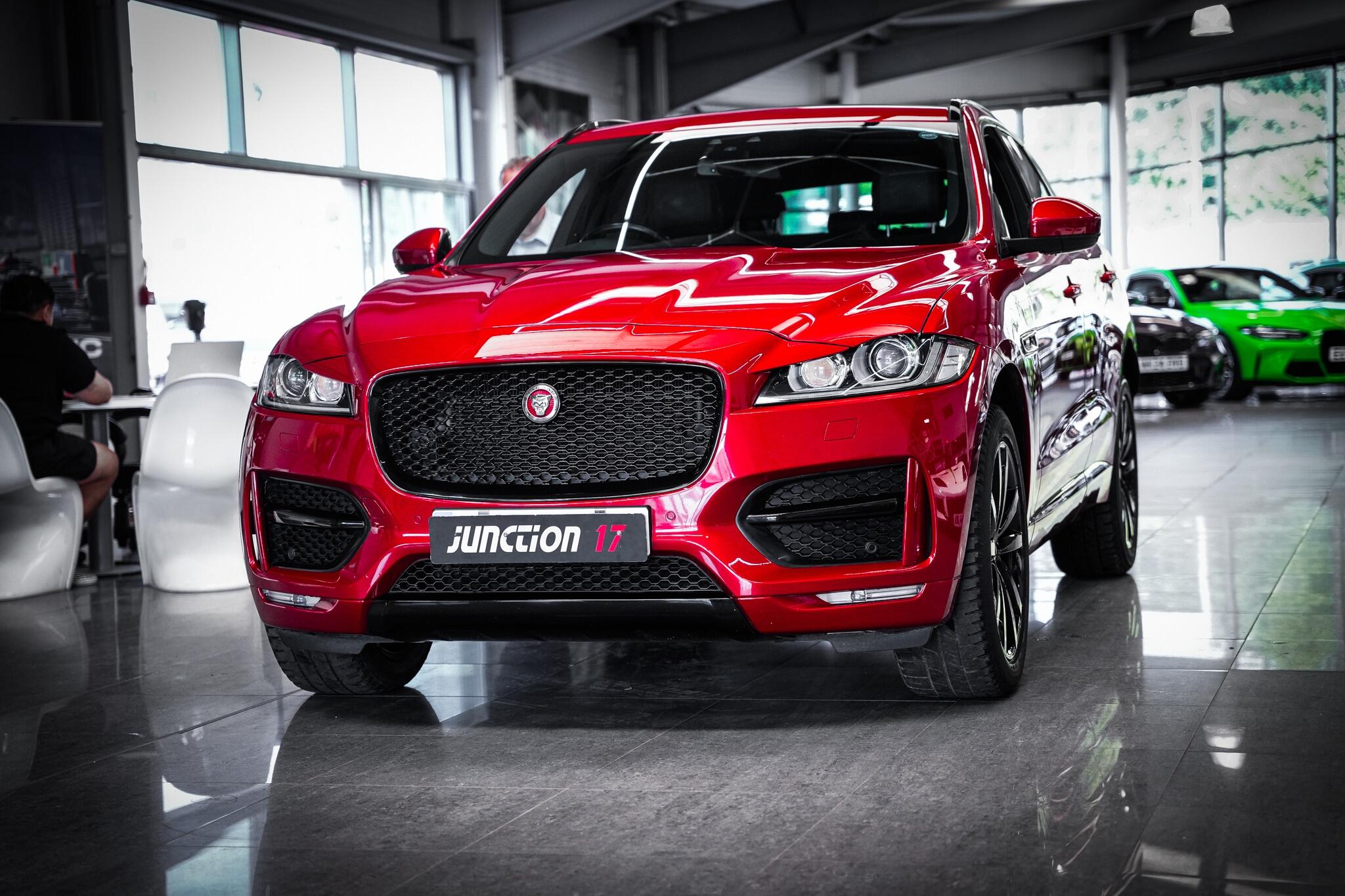 Jaguar F-Pace view 13