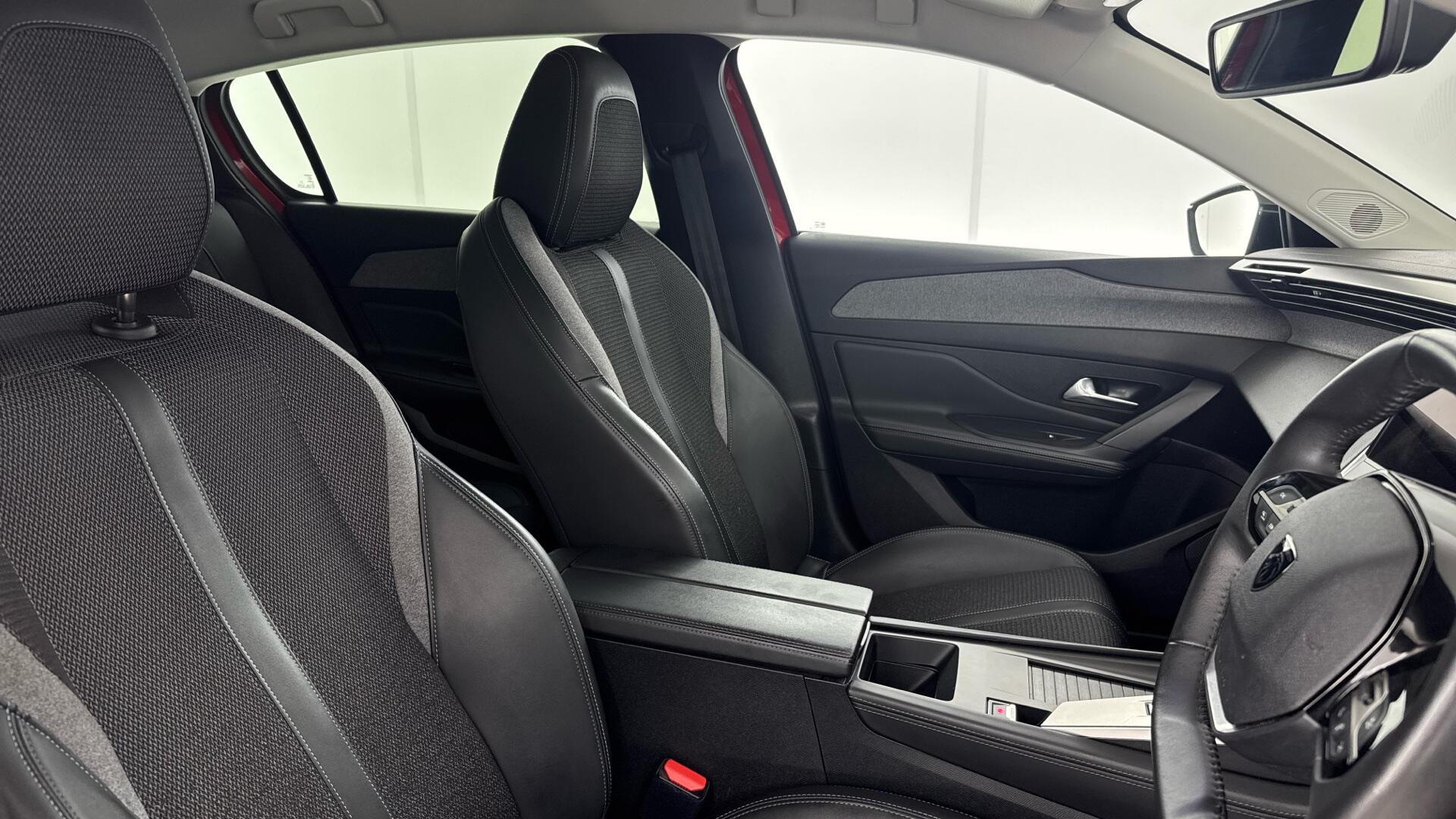 Peugeot 308 view 16