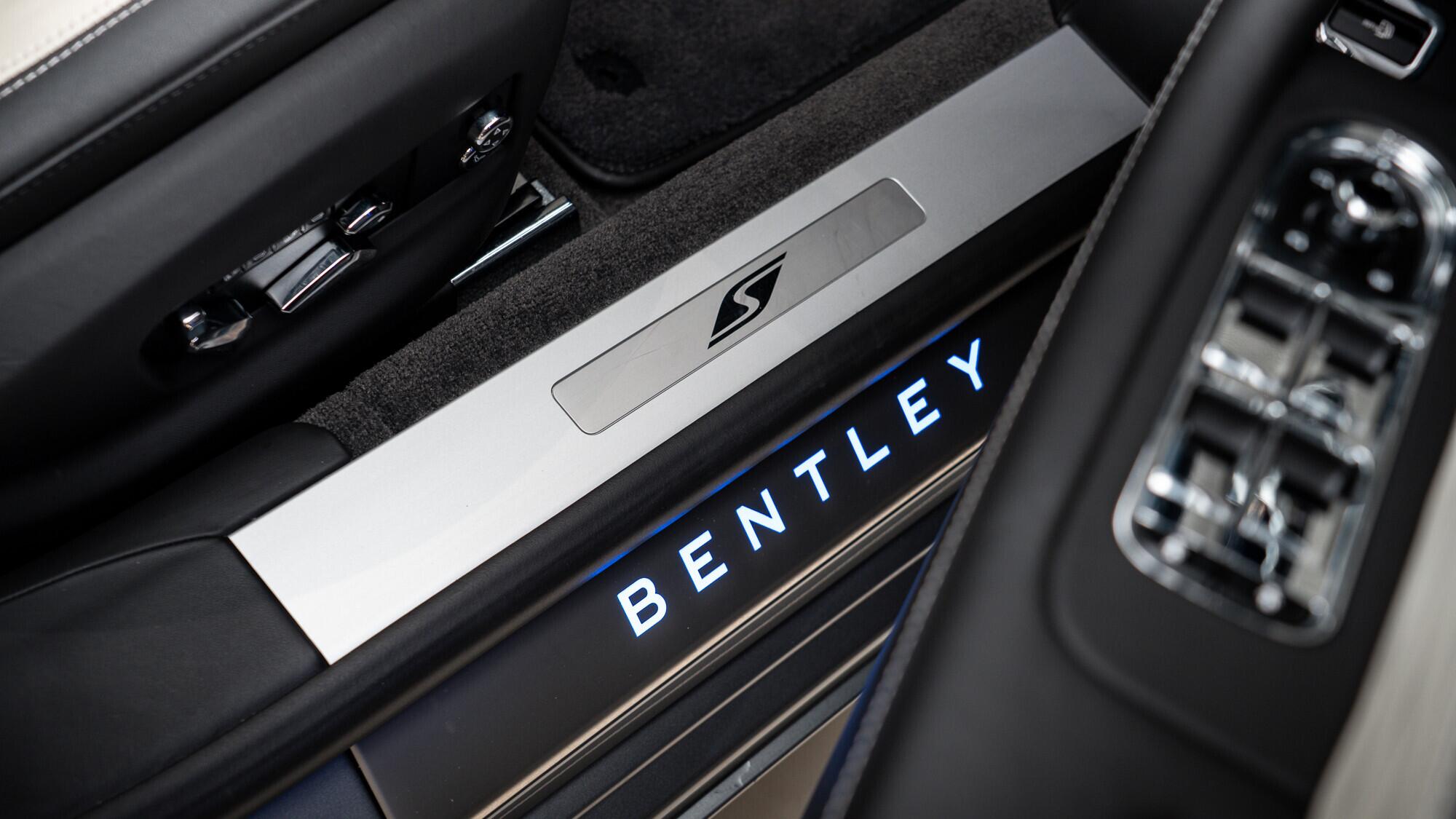 Bentley Flying Spur view 52