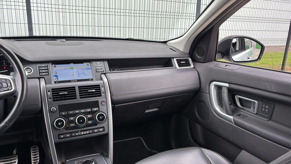 Land Rover Discovery Sport view 23