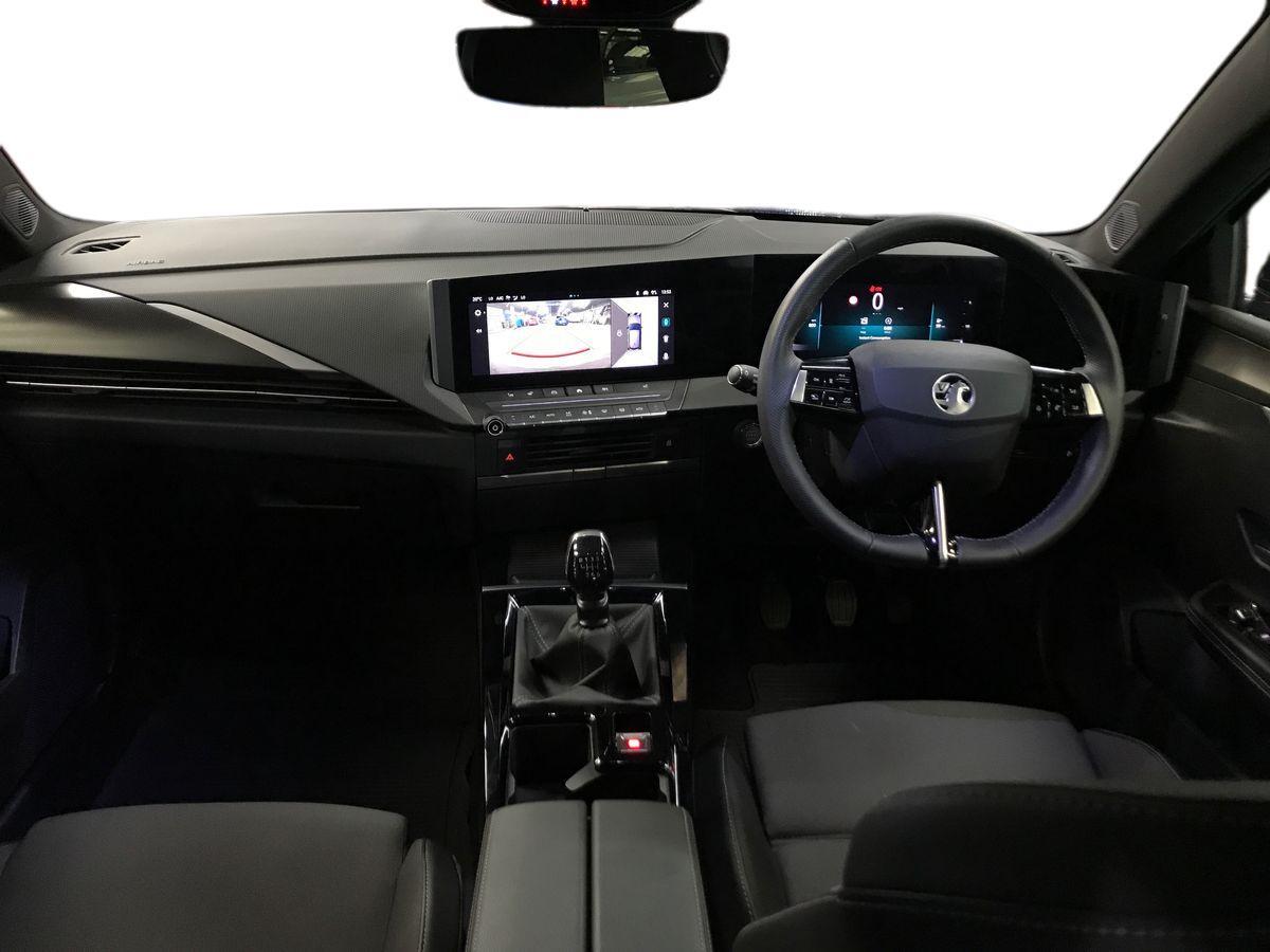 Vauxhall Astra view 4
