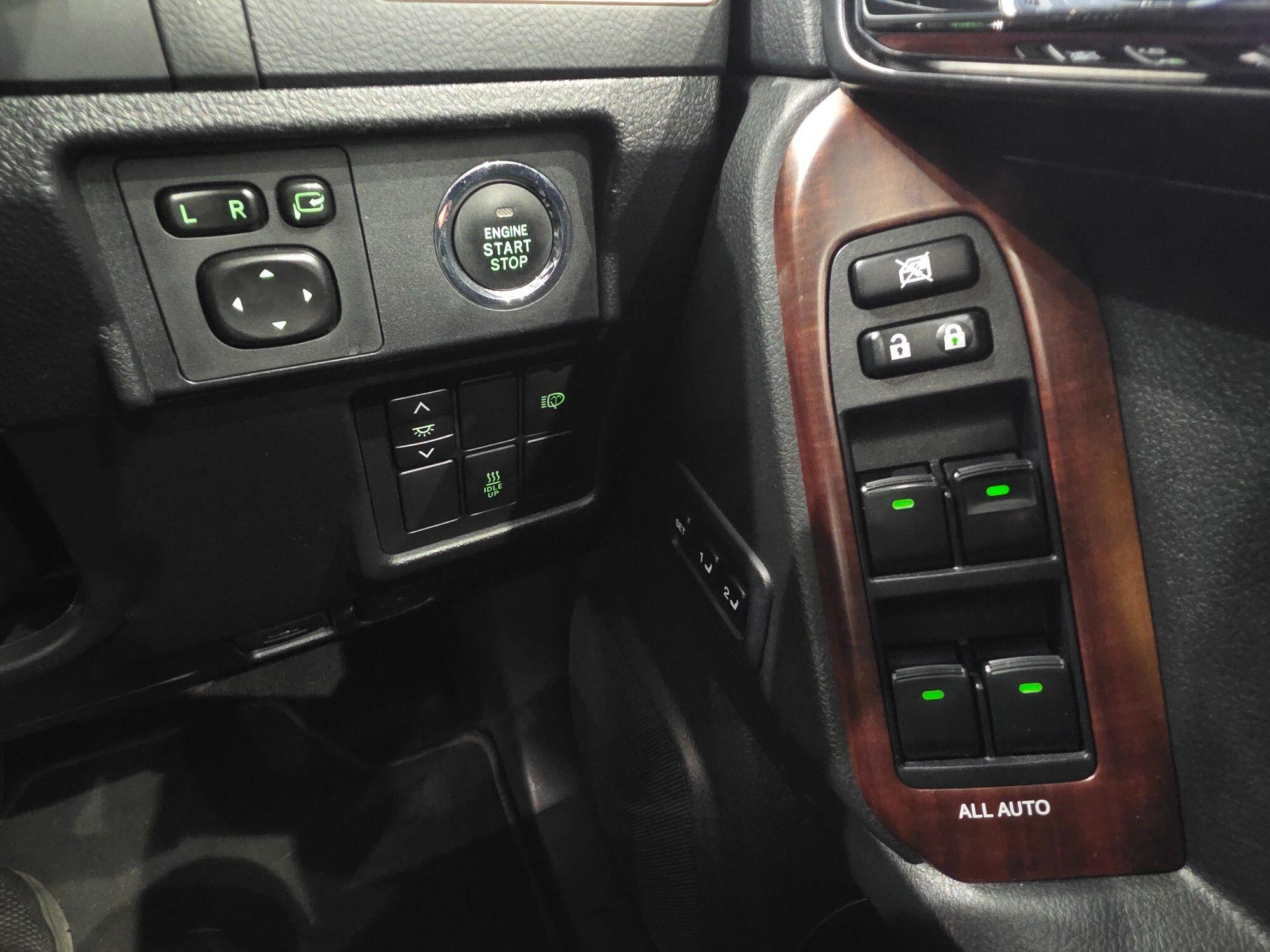Toyota Land Cruiser view 127