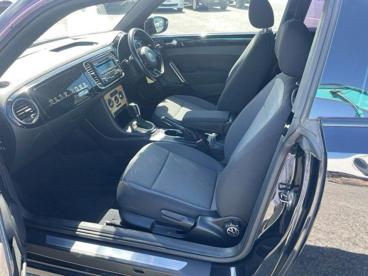 Volkswagen Beetle view 2
