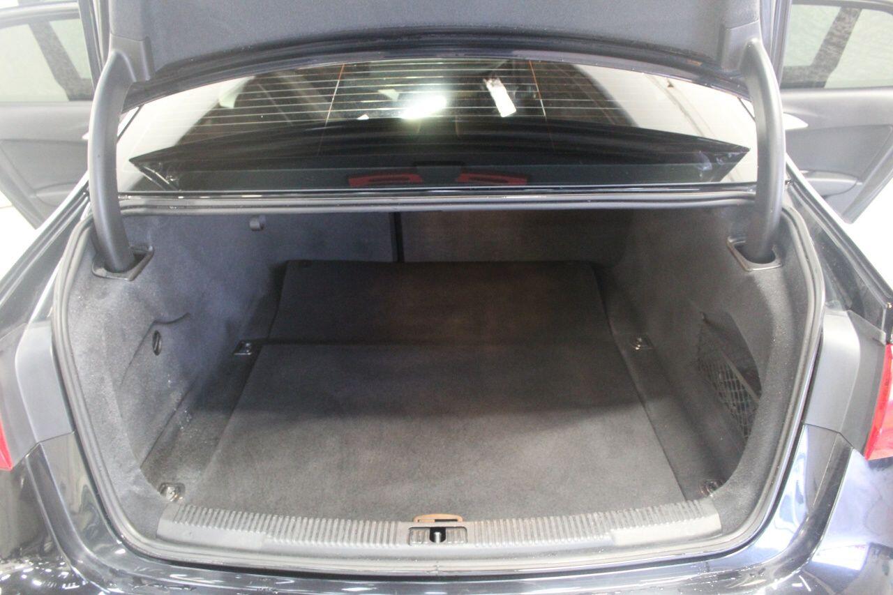 Audi A6 view 24