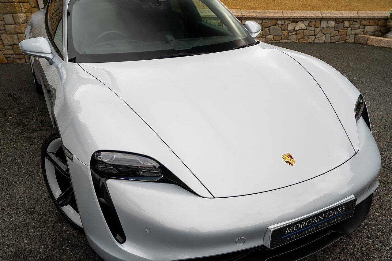 Porsche Taycan view 27