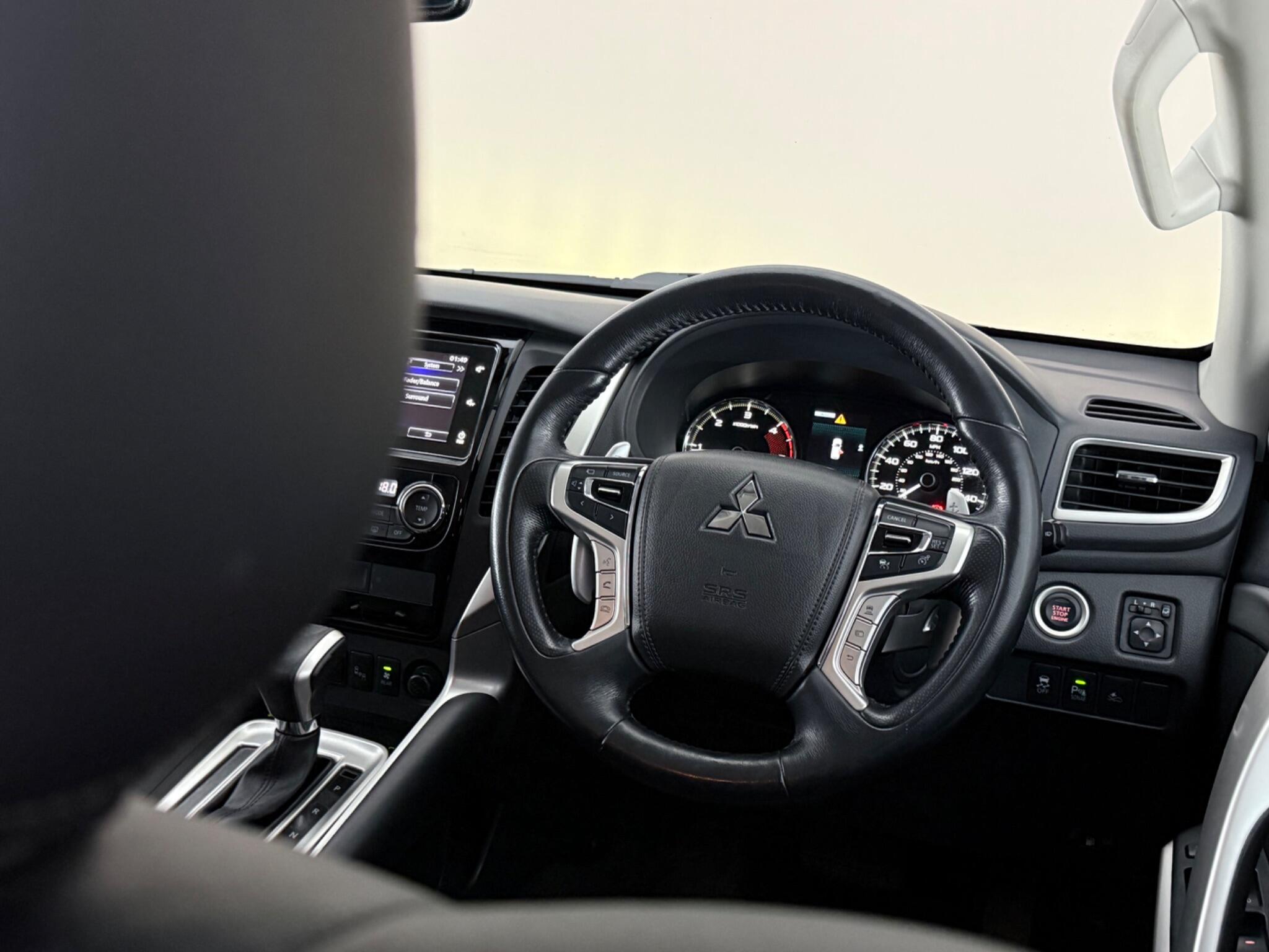 Mitsubishi Shogun Sport view 13
