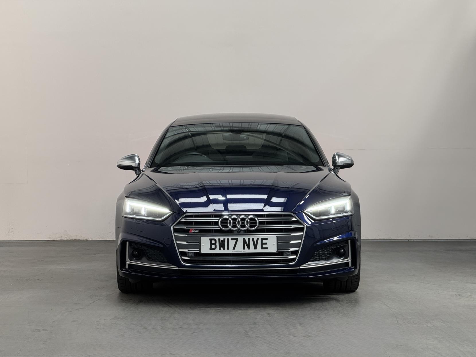 Audi S5 view 5