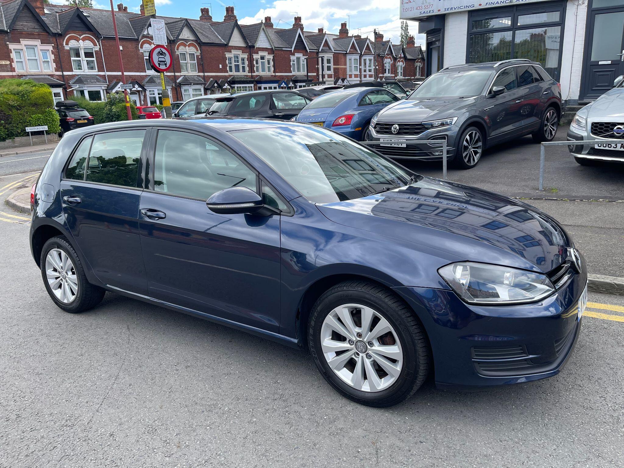 Volkswagen Golf view 6