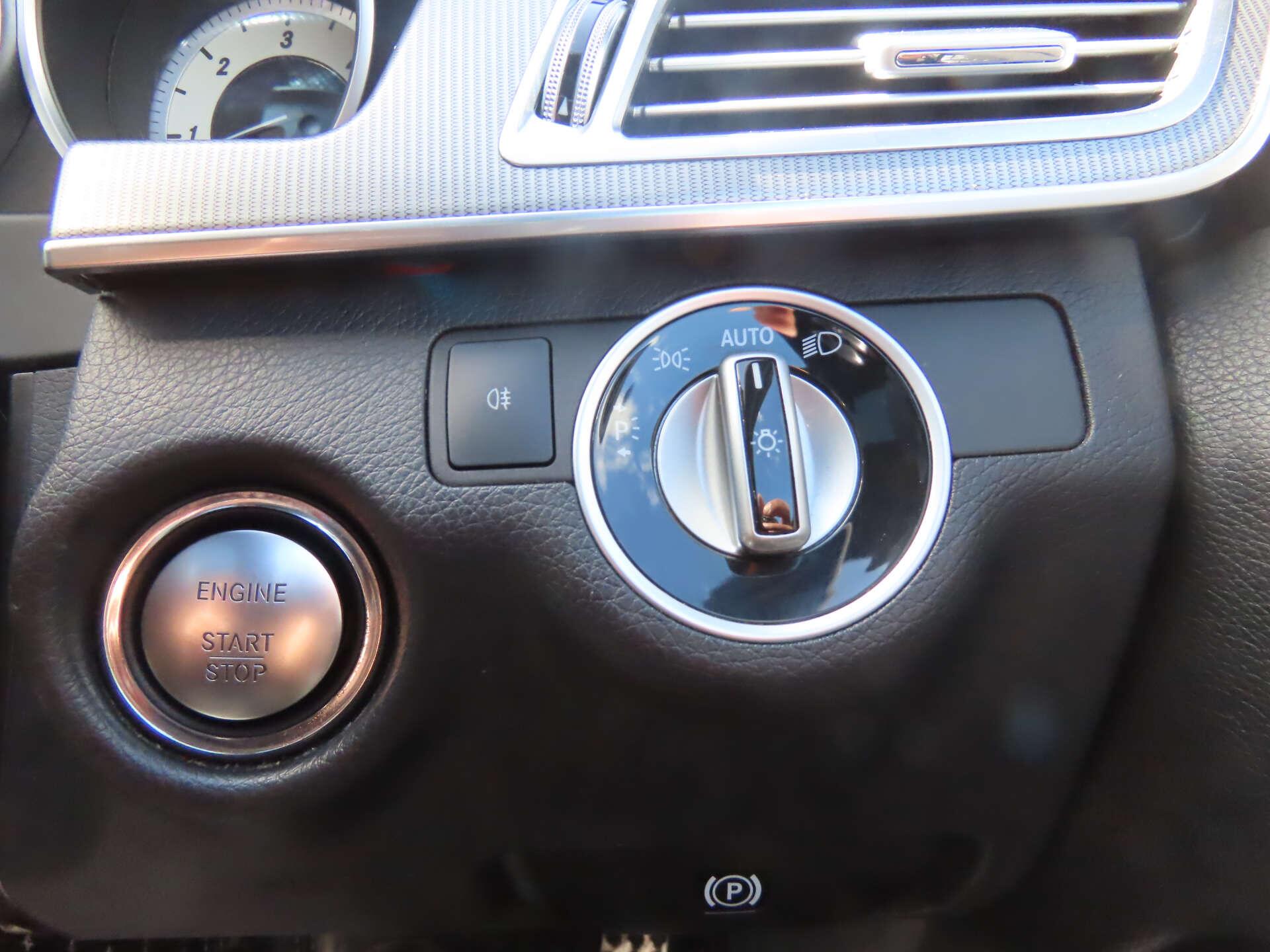 Mercedes-Benz E-Class view 16