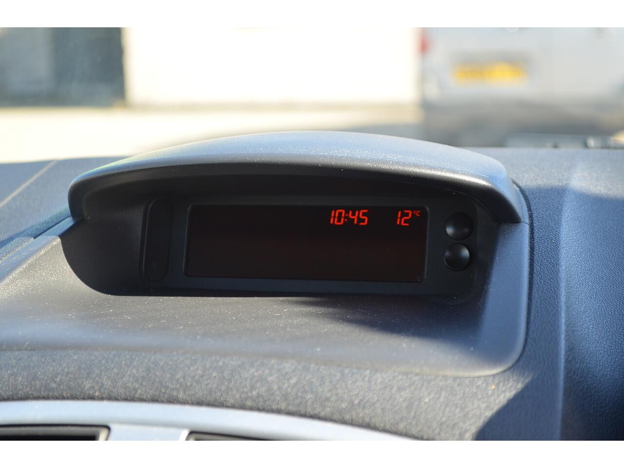 Renault Clio view 37