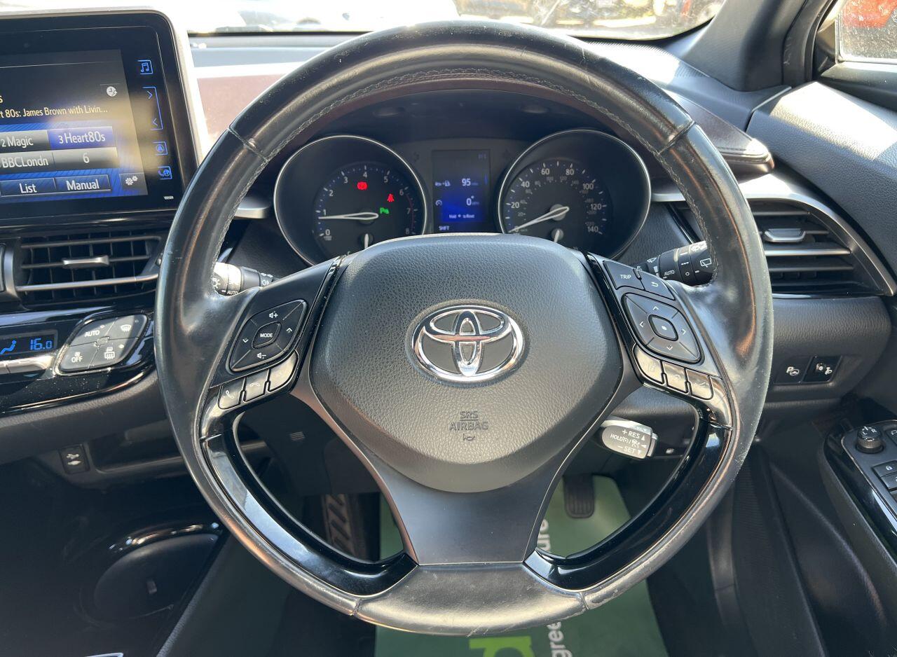 Toyota C-HR view 47