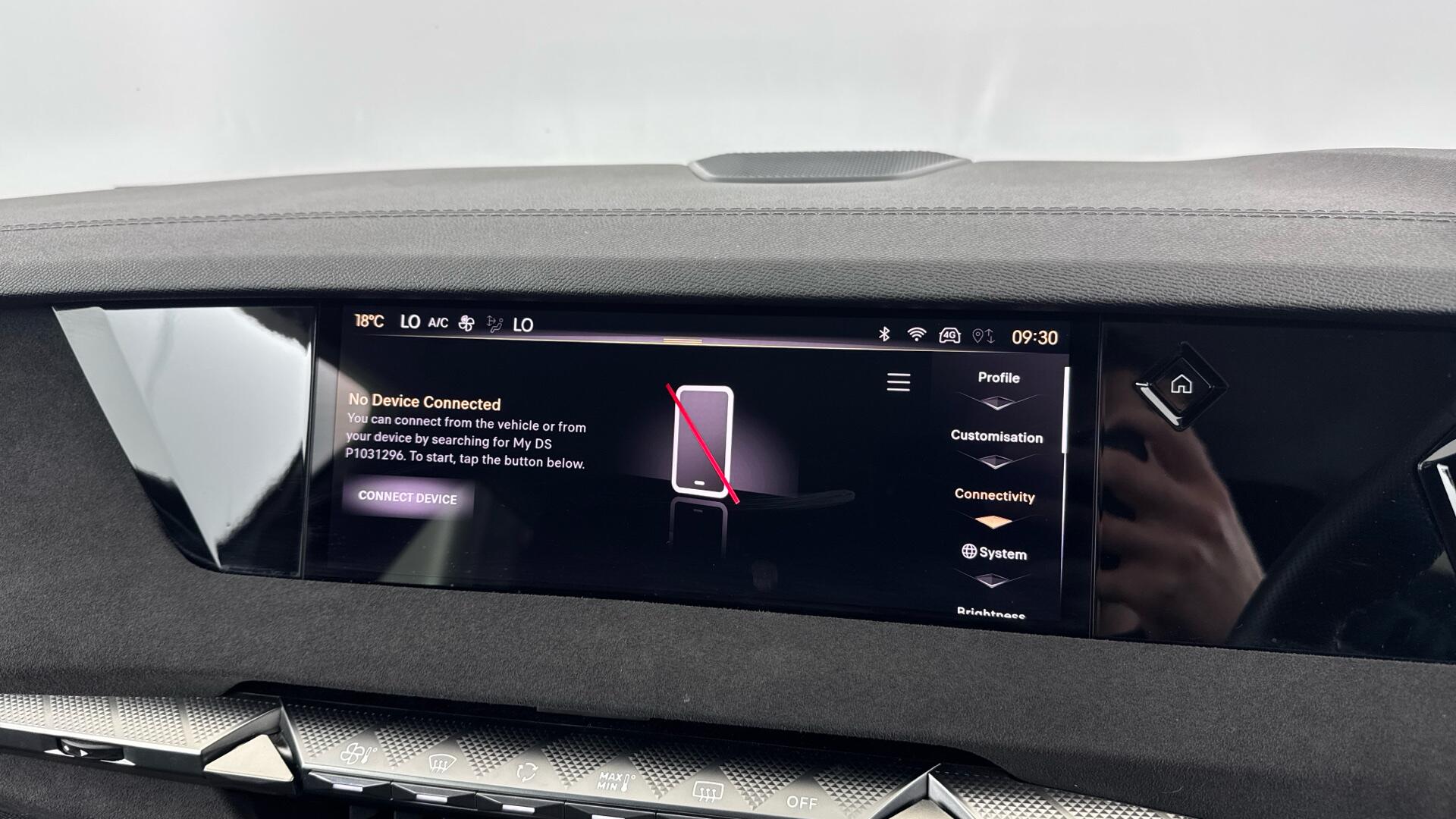 DS Automobiles DS 4 view 29