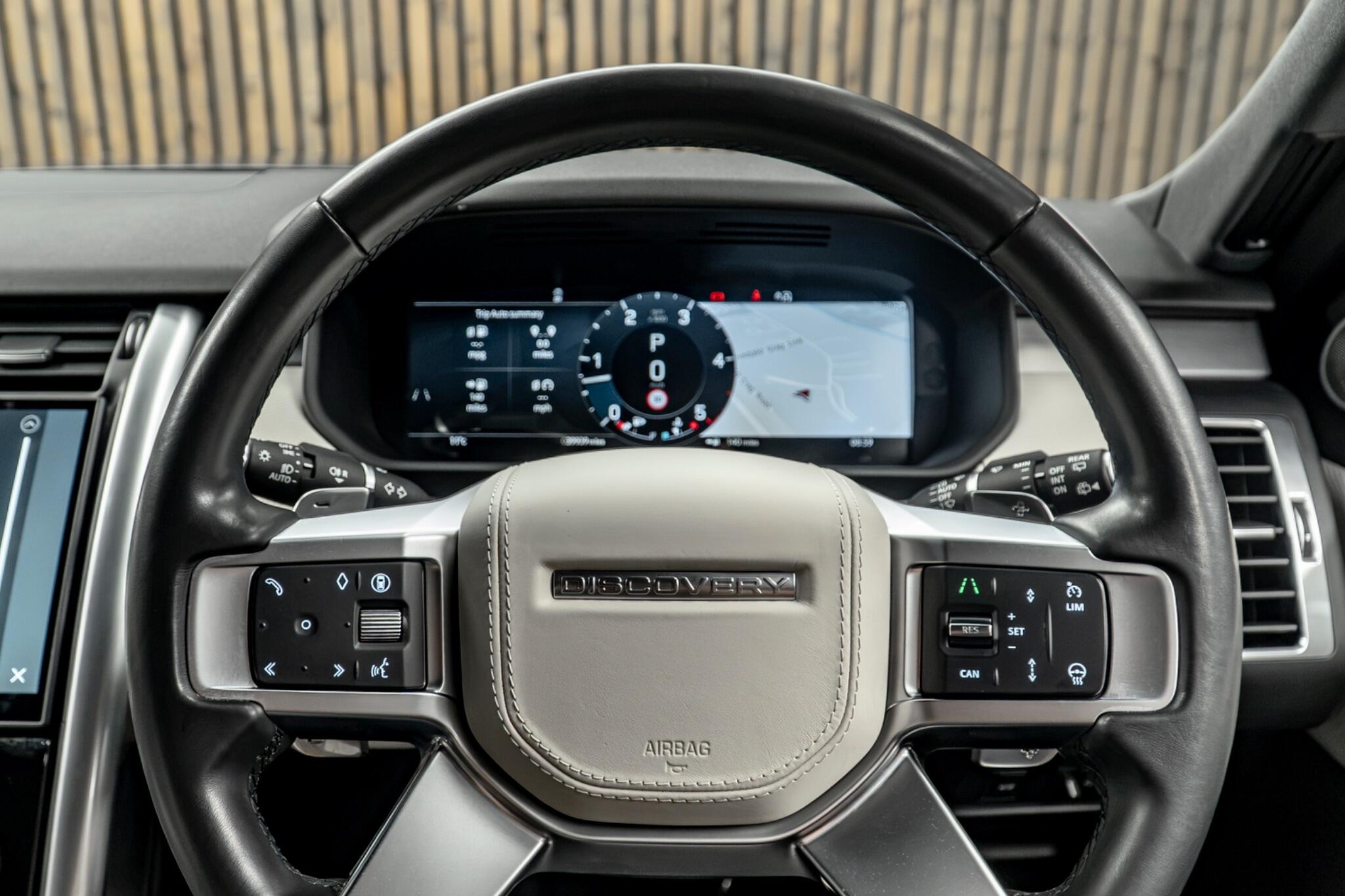 Land Rover Discovery view 34