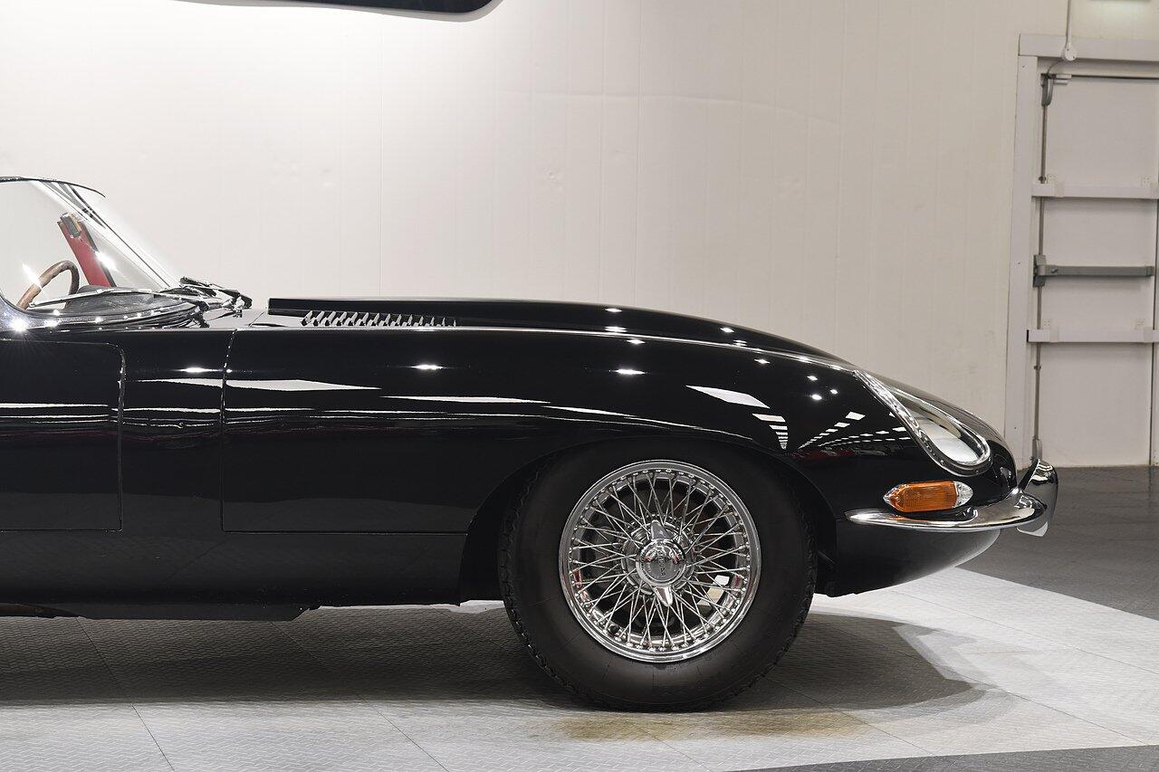 Jaguar E-Type view 23