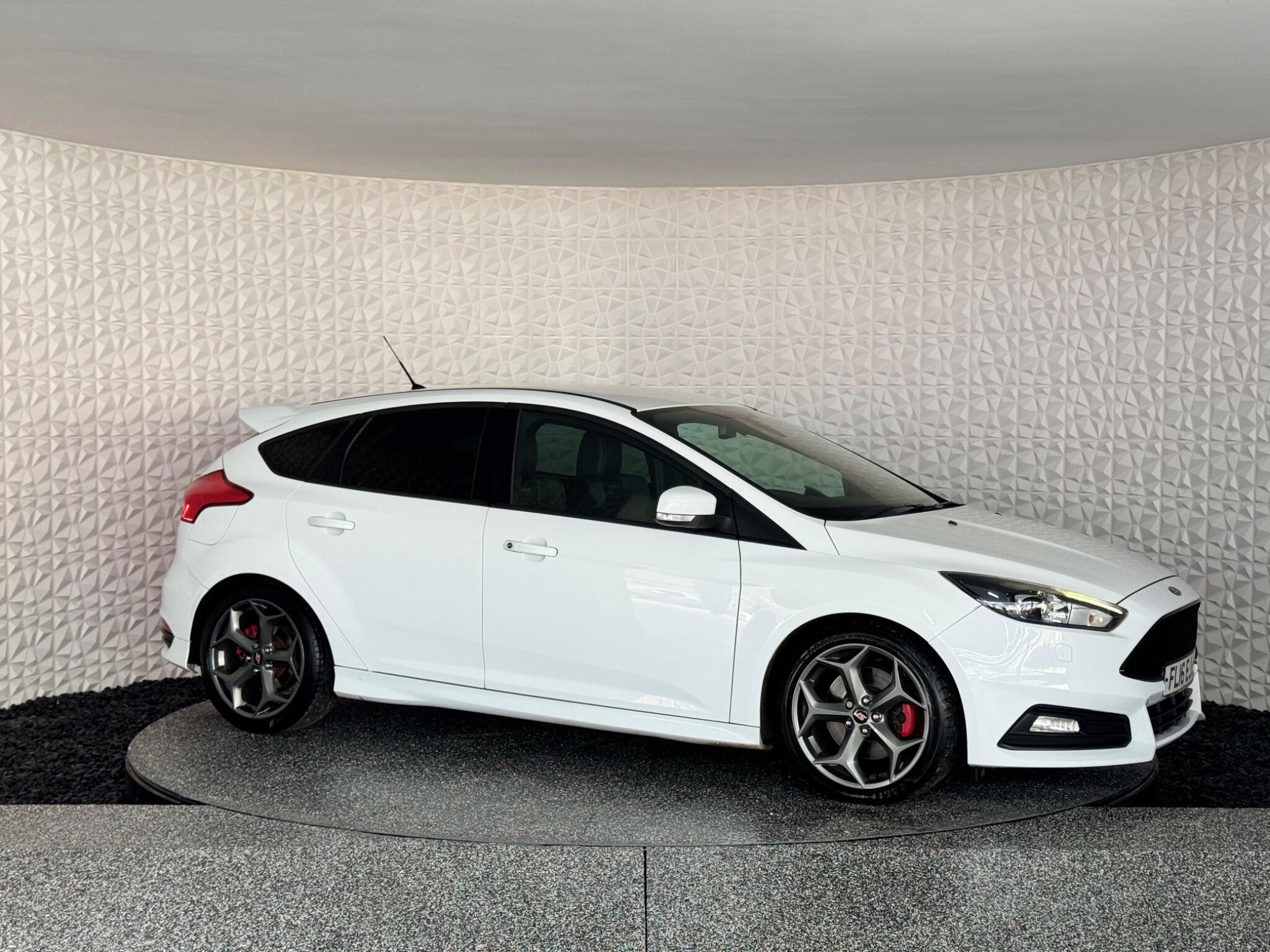Ford Focus view 8