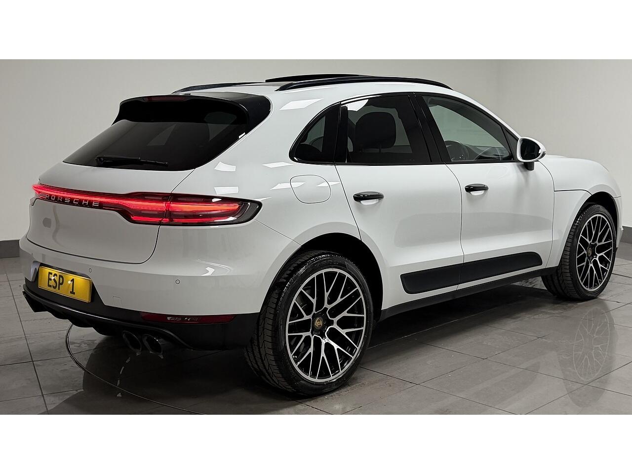 Porsche Macan view 9