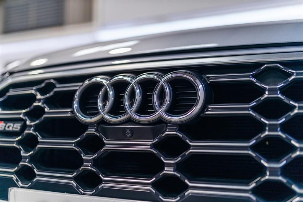 Audi SQ5 view 17
