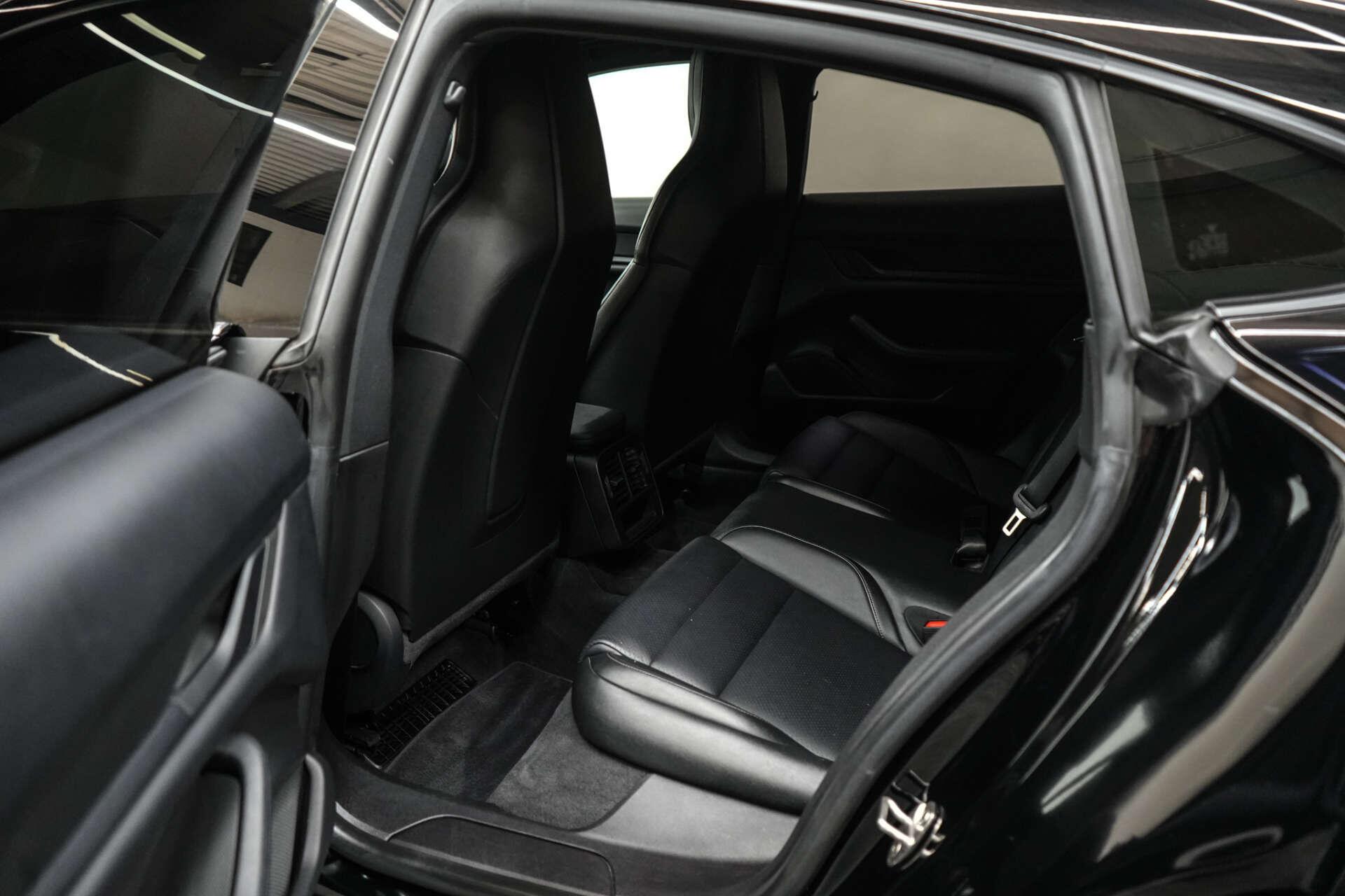 Porsche Taycan view 18
