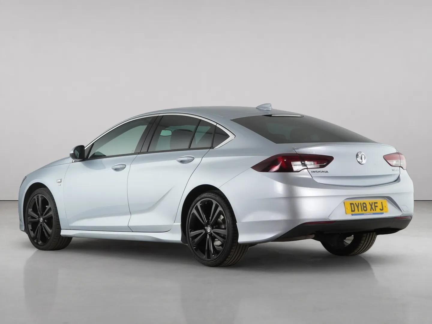 Vauxhall Insignia view 9