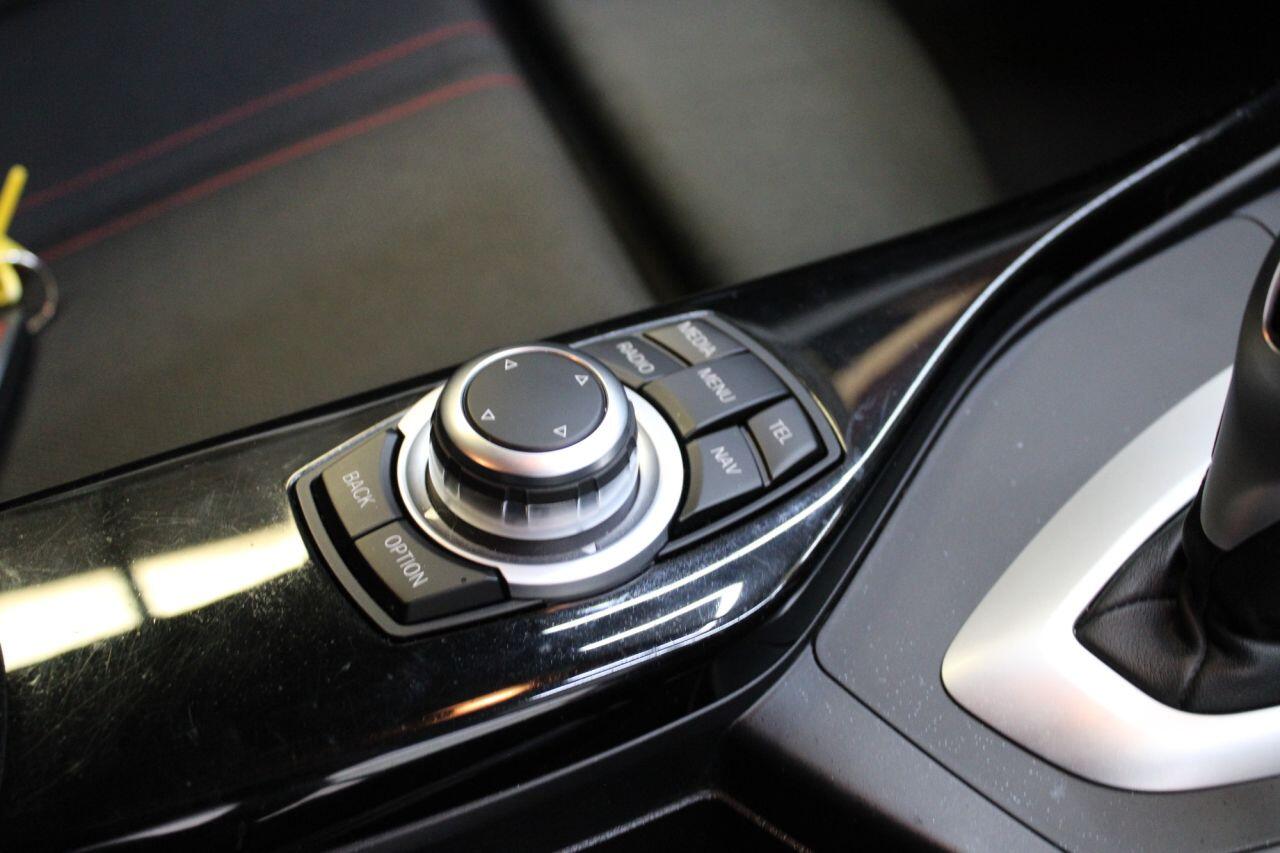 BMW 1 Series view 19