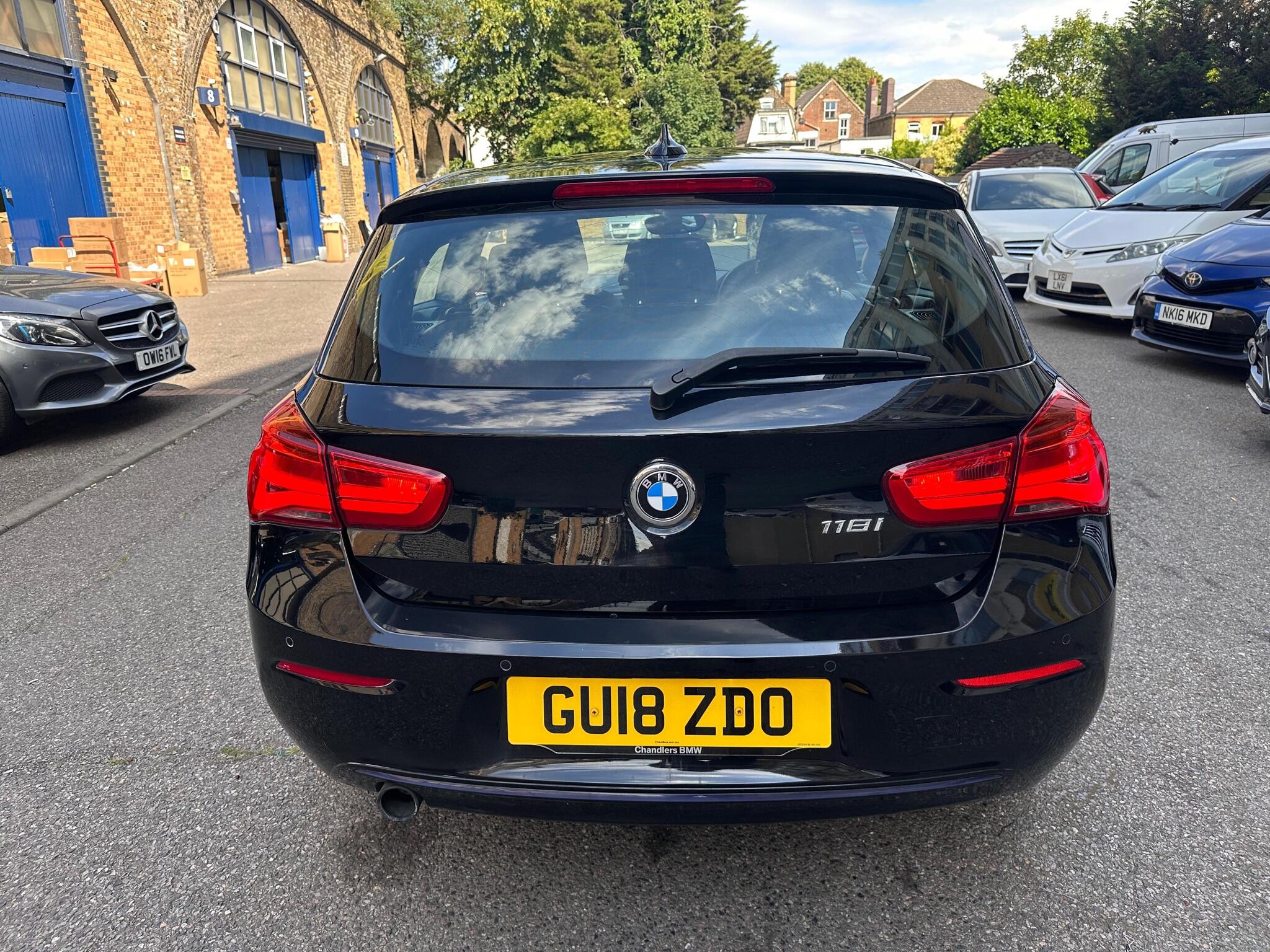 BMW 1 Series view 9