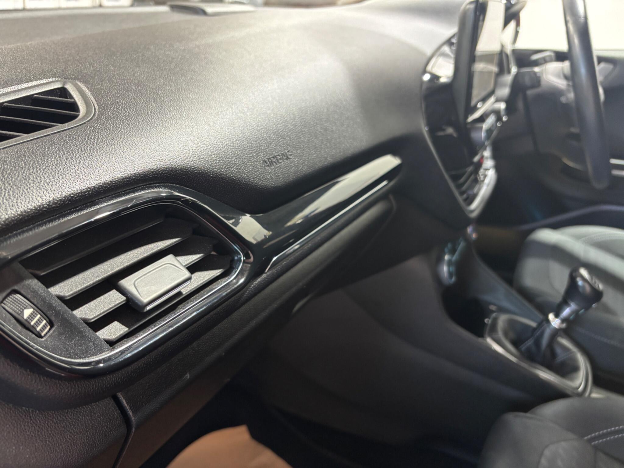 Ford Fiesta view 21
