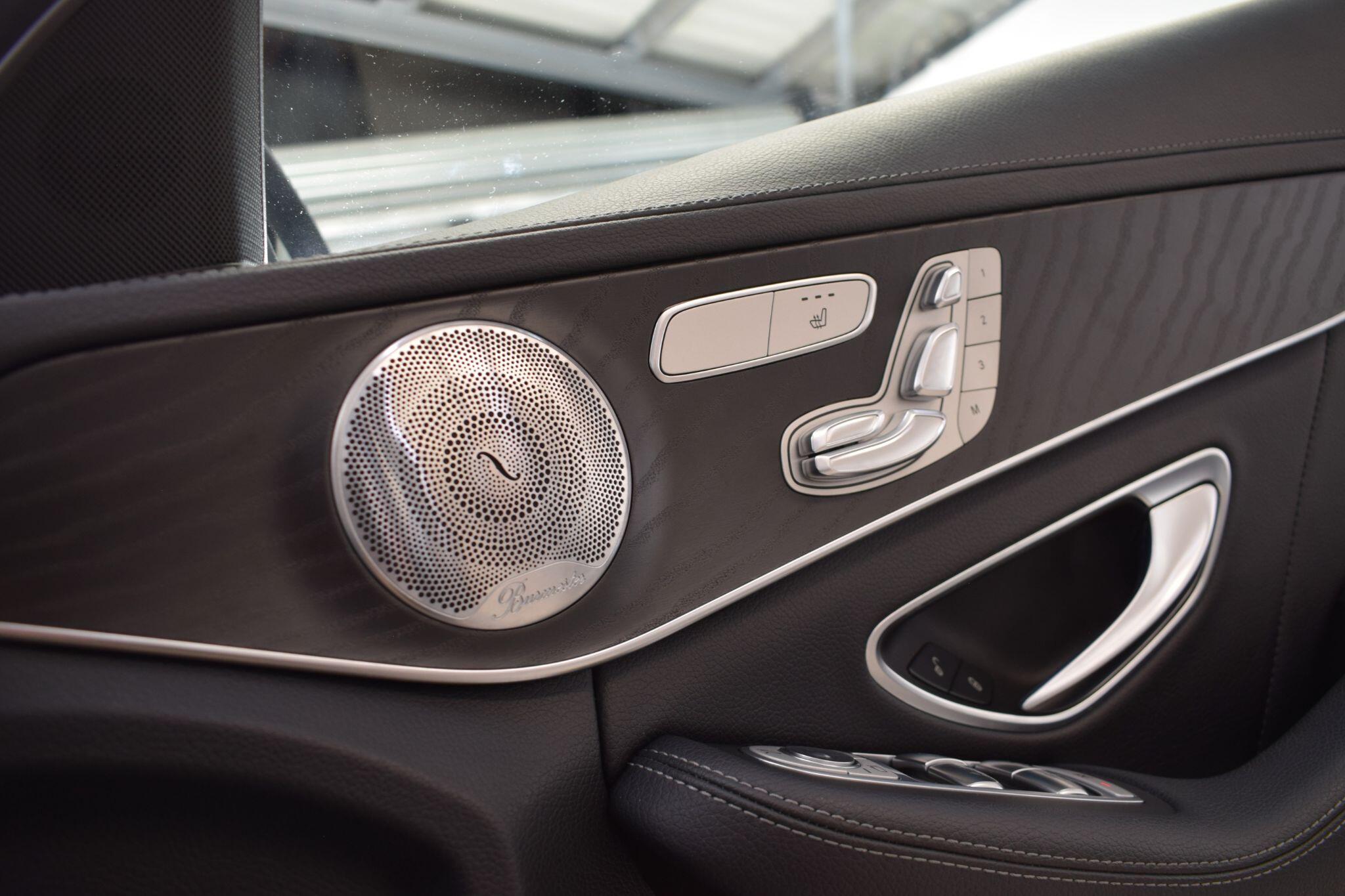 Mercedes-Benz C-Class view 11